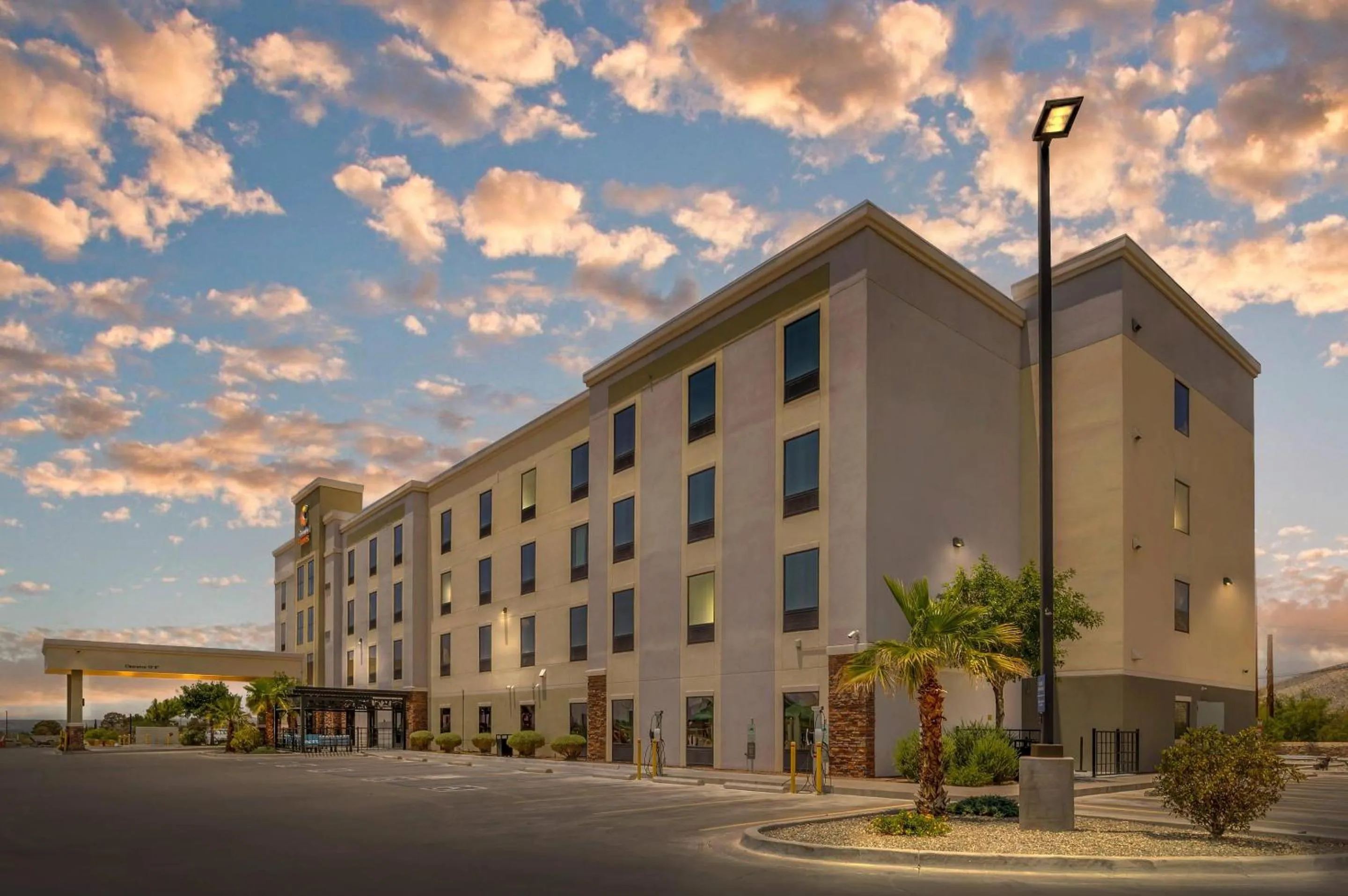 Property building in Comfort Suites of Las Cruces I-25 North