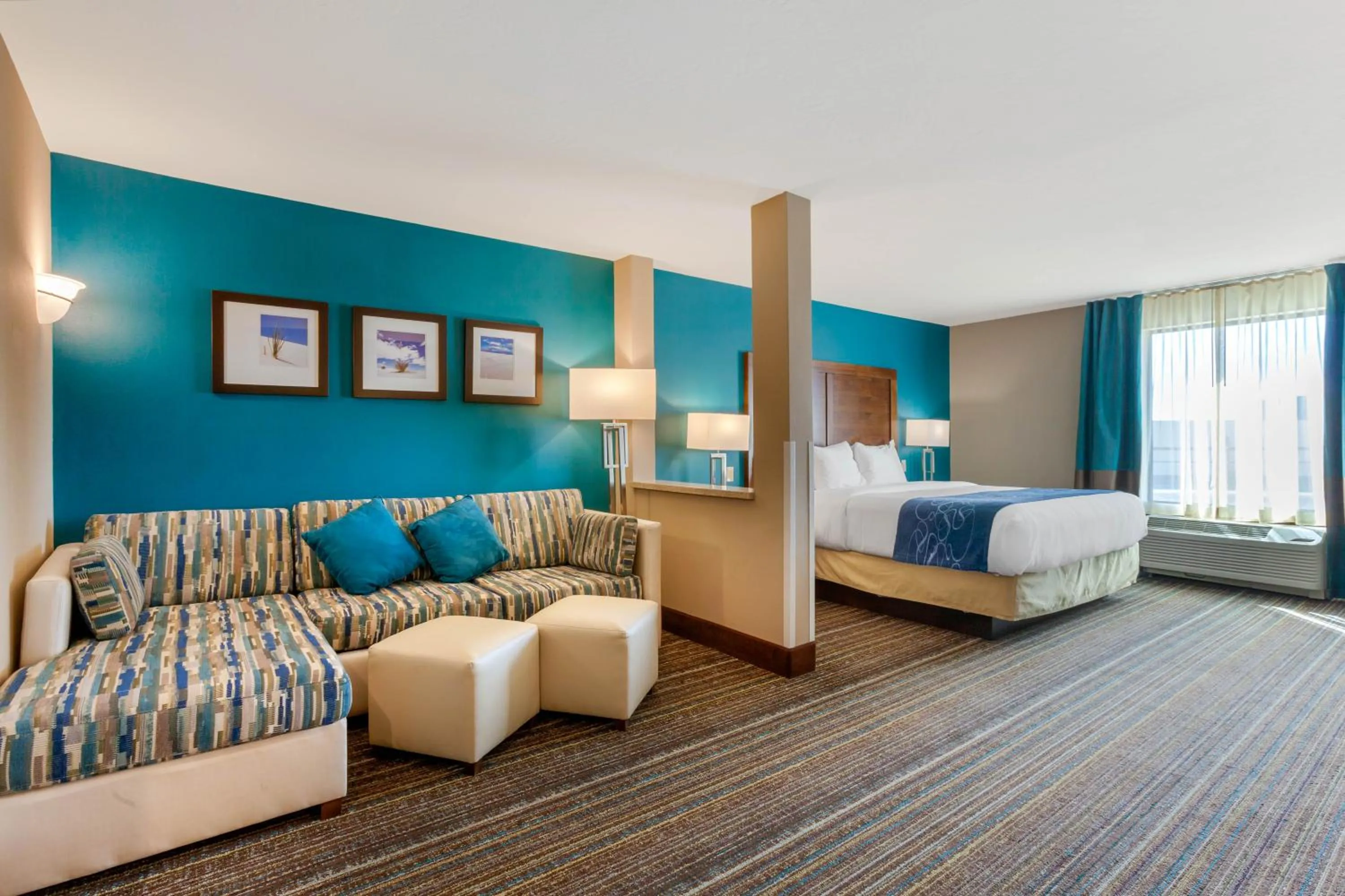 Photo of the whole room, Bed in Comfort Suites of Las Cruces I-25 North