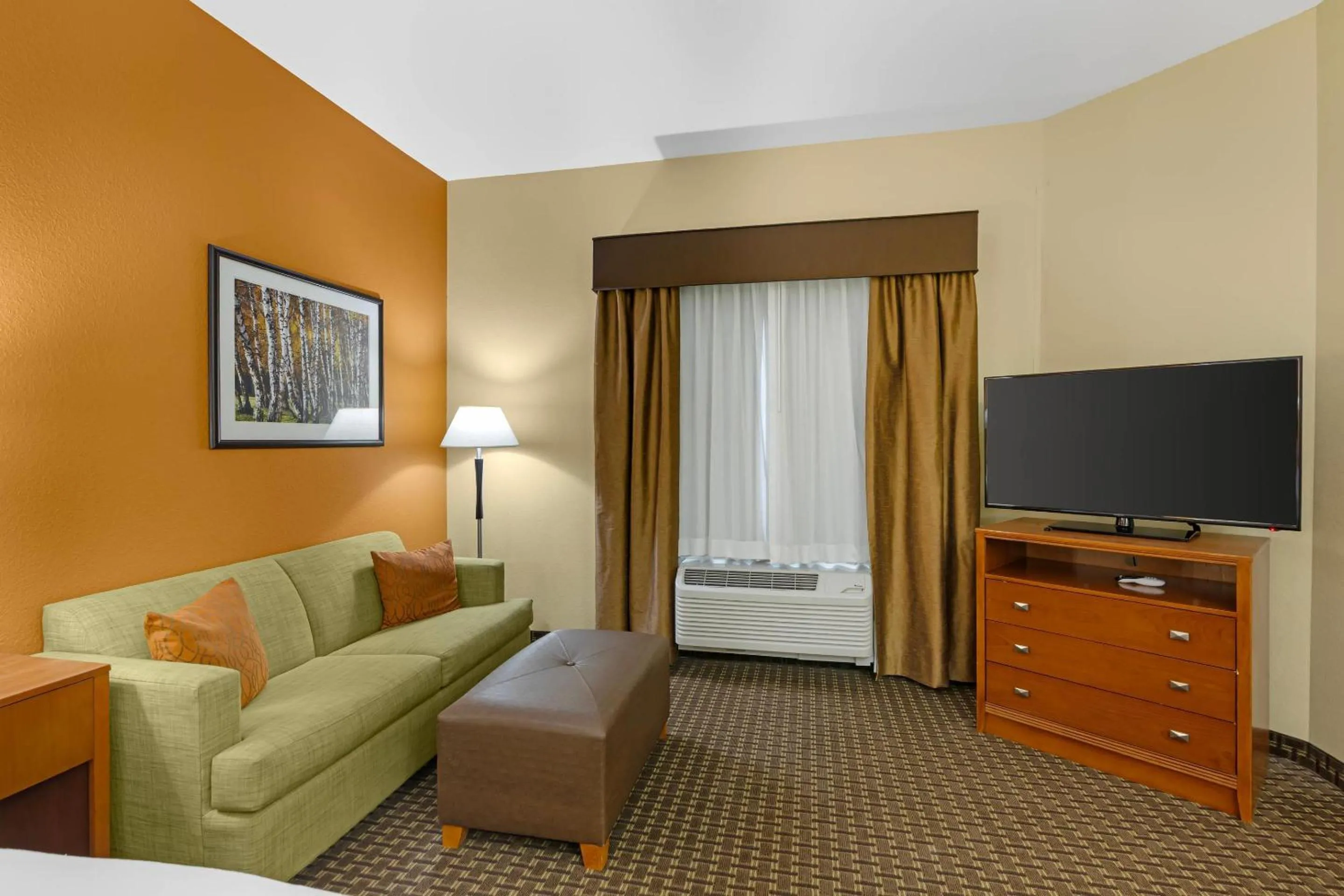 Bedroom in MainStay Suites Tioga