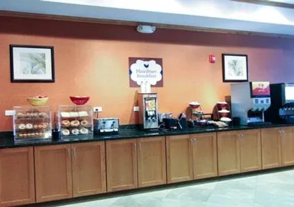 Restaurant/places to eat in MainStay Suites Tioga