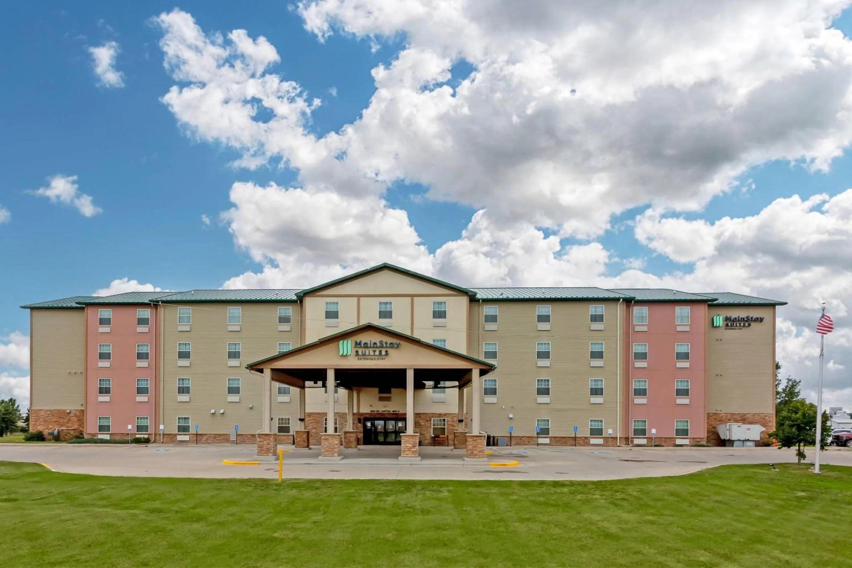 Property building in MainStay Suites Tioga