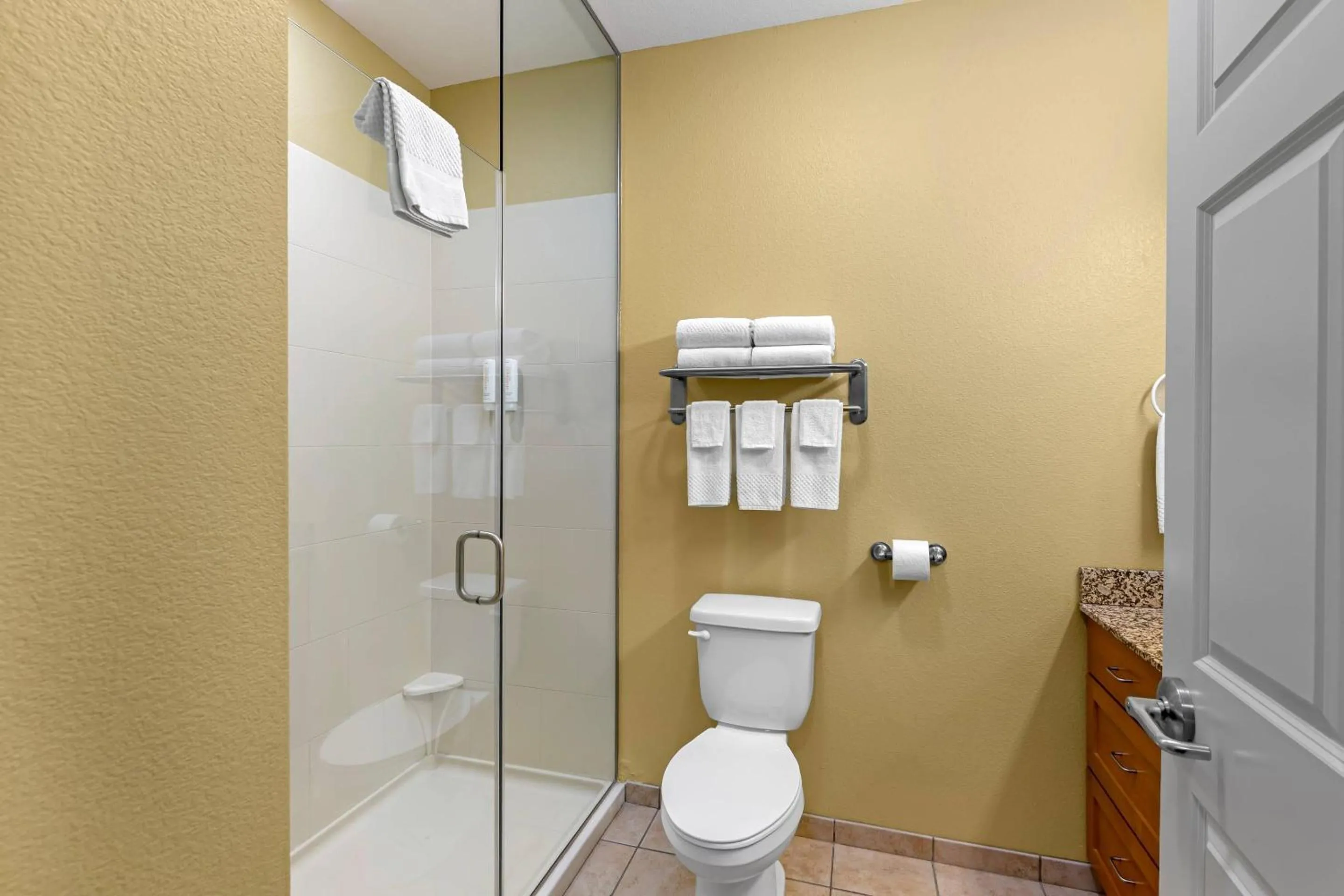 Bedroom in MainStay Suites Tioga