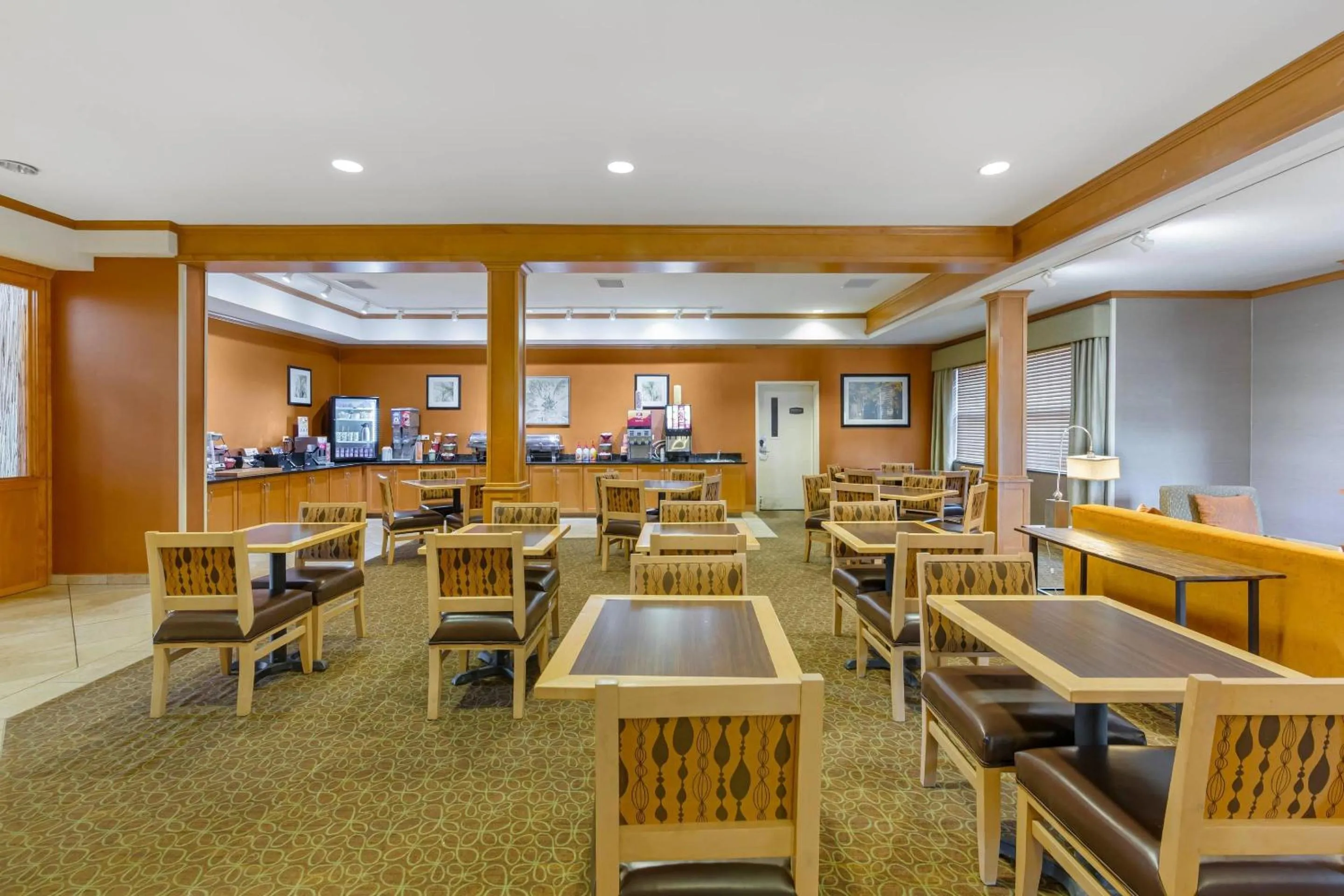 Breakfast in MainStay Suites Tioga