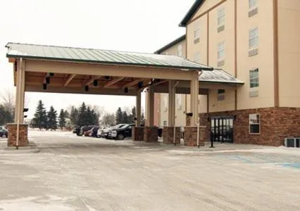 Facade/entrance in MainStay Suites Tioga