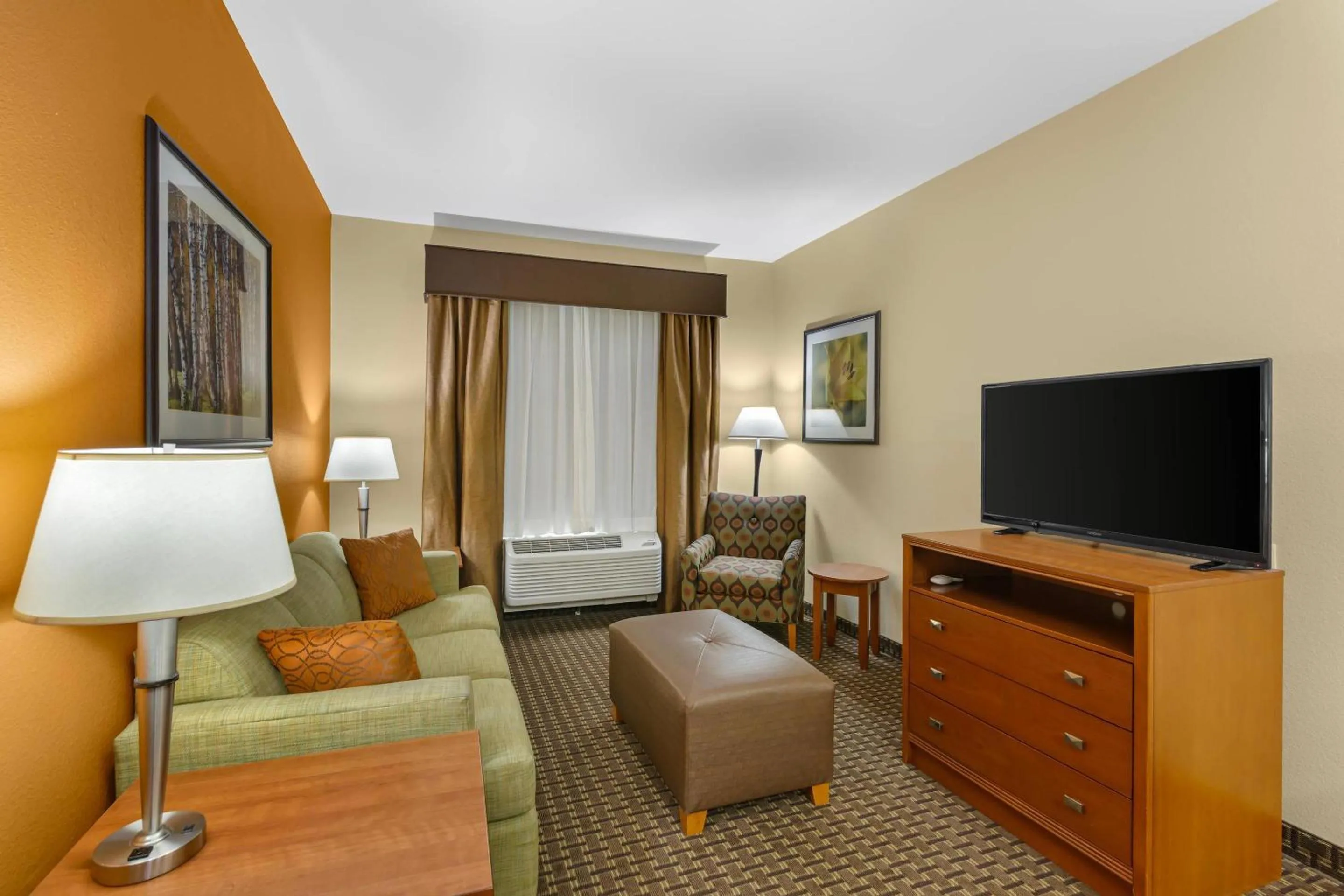 Bedroom in MainStay Suites Tioga