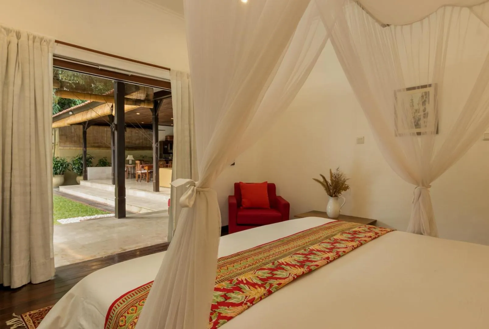 Bedroom, Bed in Villa Eight