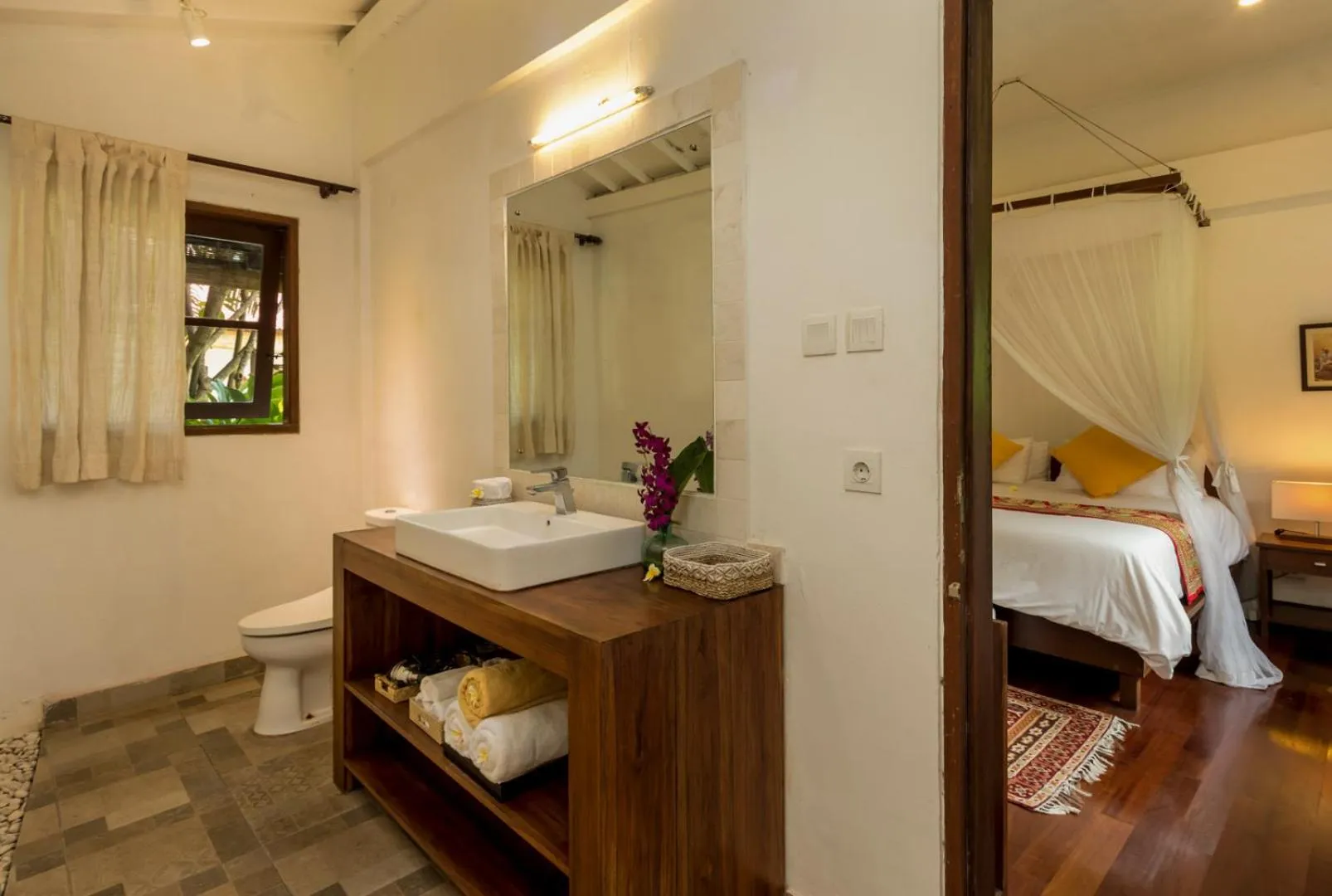 Bathroom, Bed in Villa Eight