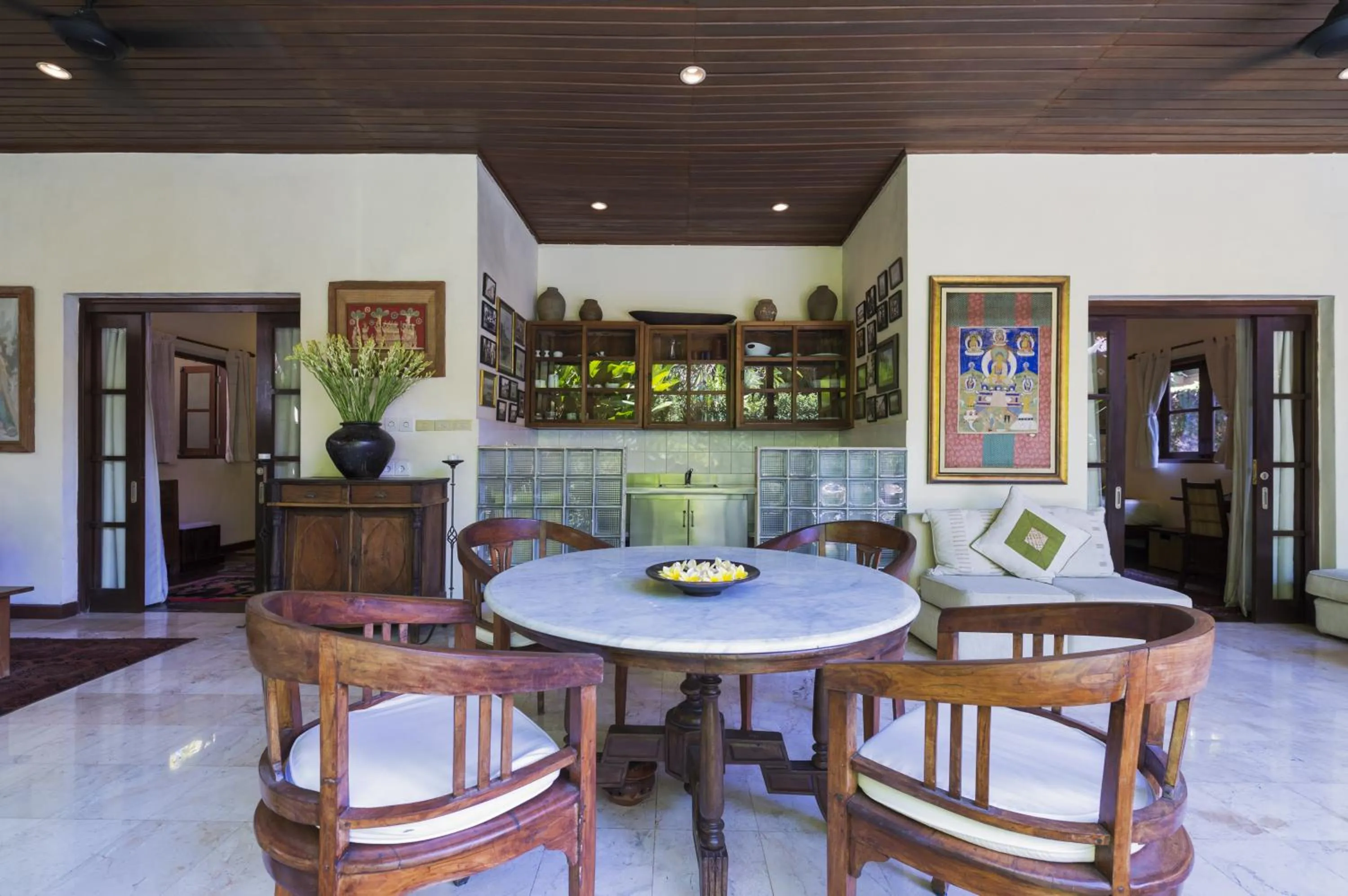 Coffee/tea facilities in Villa Eight