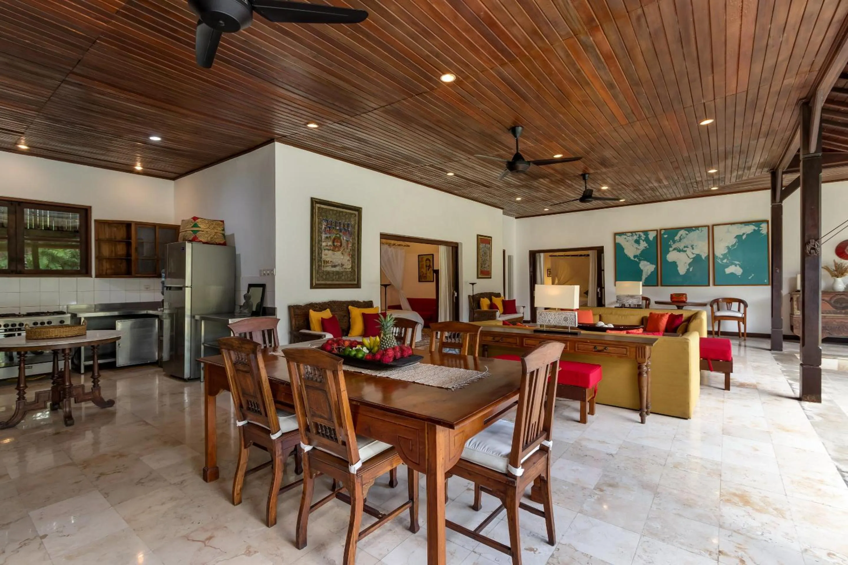 Dining area in Villa Eight