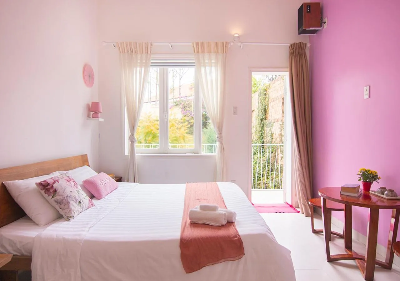 Bed in Lu Tan Residence