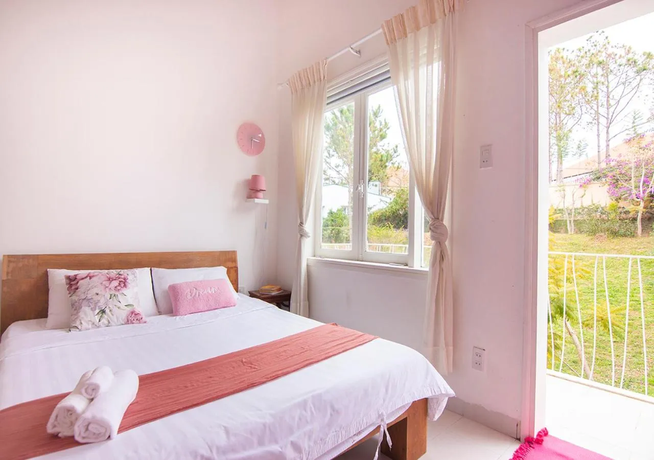 Bed in Lu Tan Residence