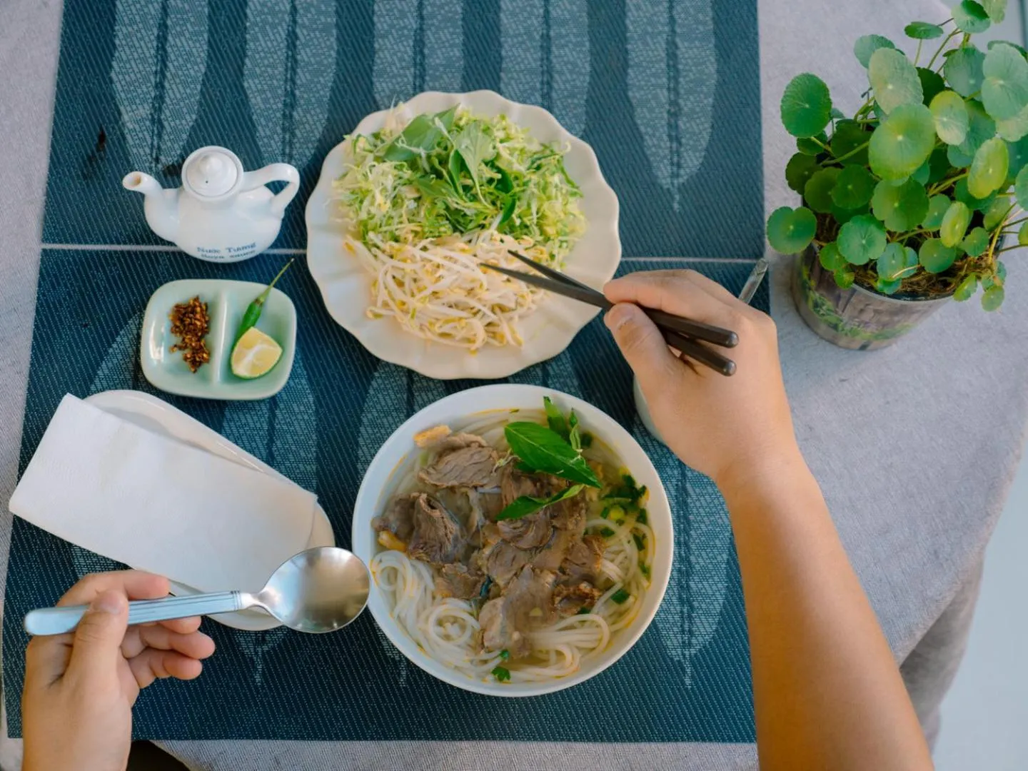 Food and drinks in Lu Tan Residence