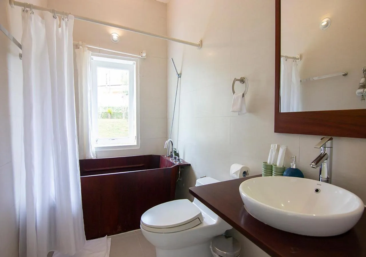 Shower in Lu Tan Residence