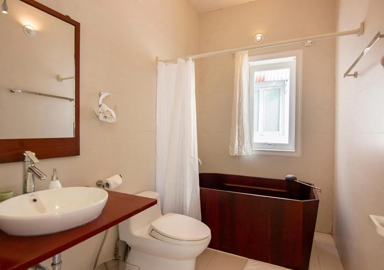 Shower in Lu Tan Residence