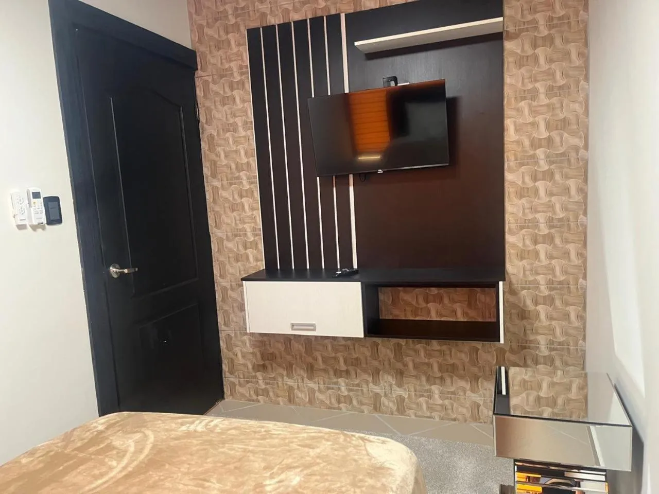 TV and multimedia, Bed in Luxury Canyon Suites