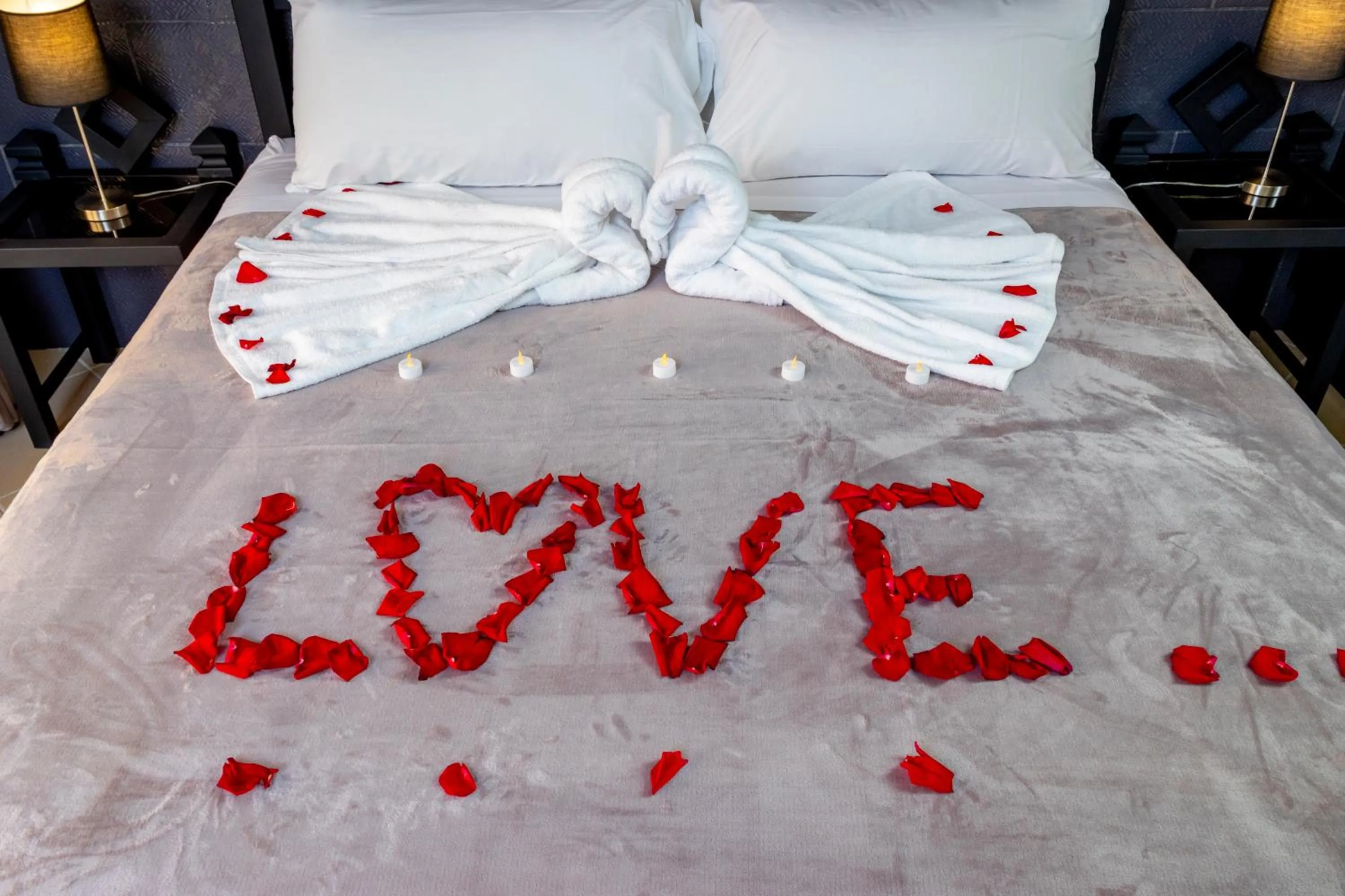 Bed in Luxury Canyon Suites