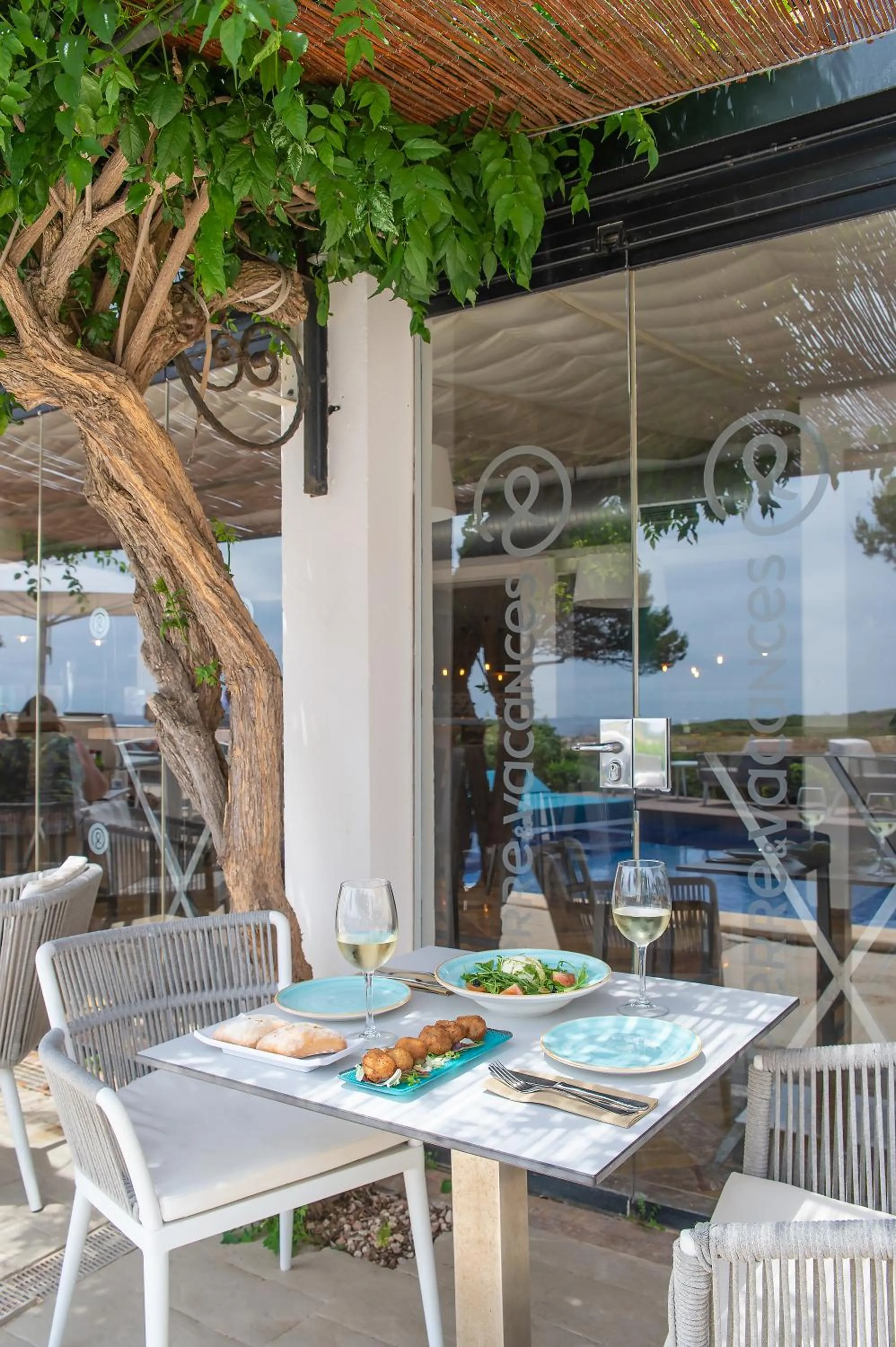 Restaurant/places to eat in Hotel Menorca Binibeca - Adults Recommended - by Pierre & Vacances Premium
