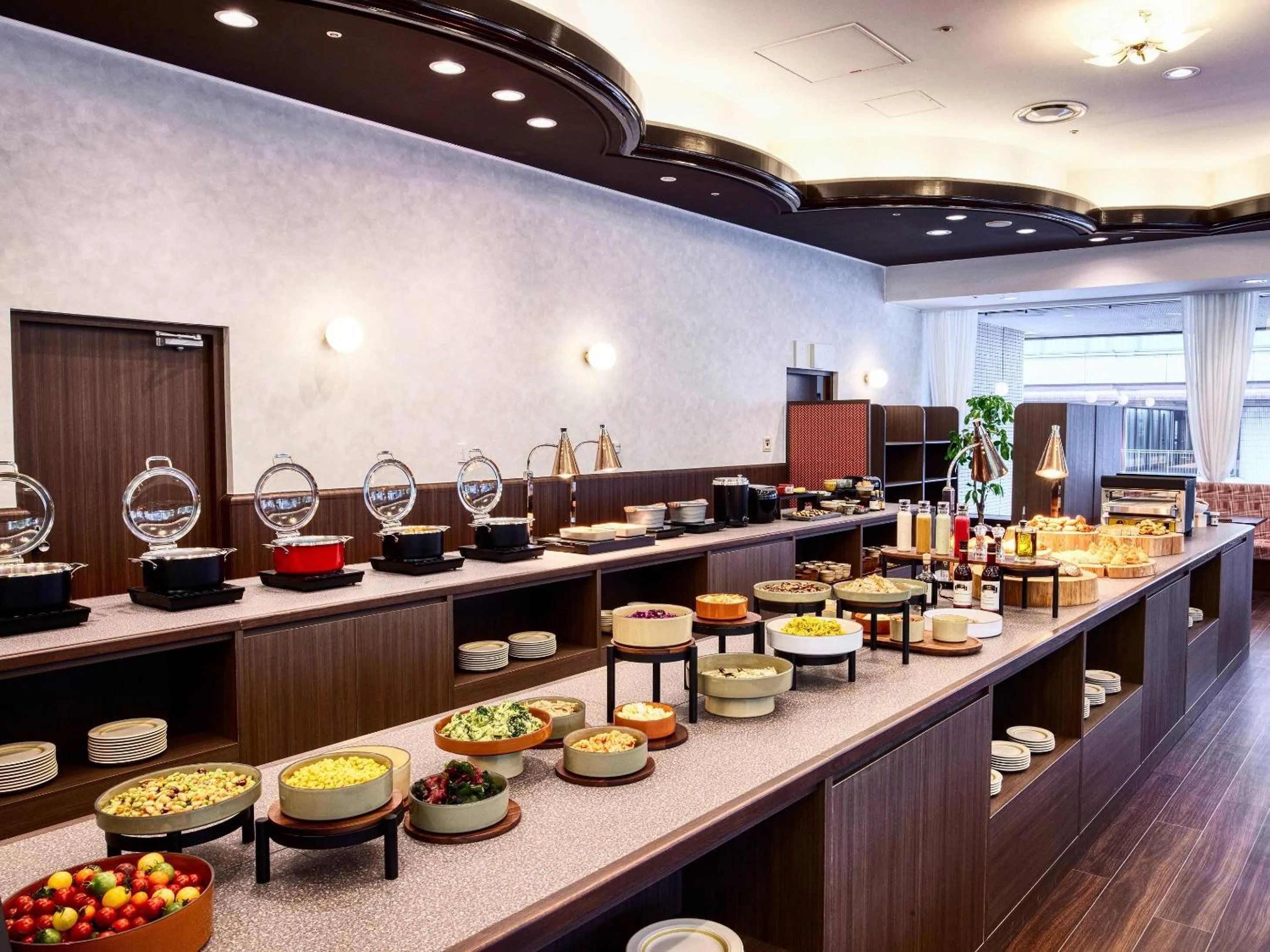 Restaurant/places to eat in Royal Pines Hotel Chiba