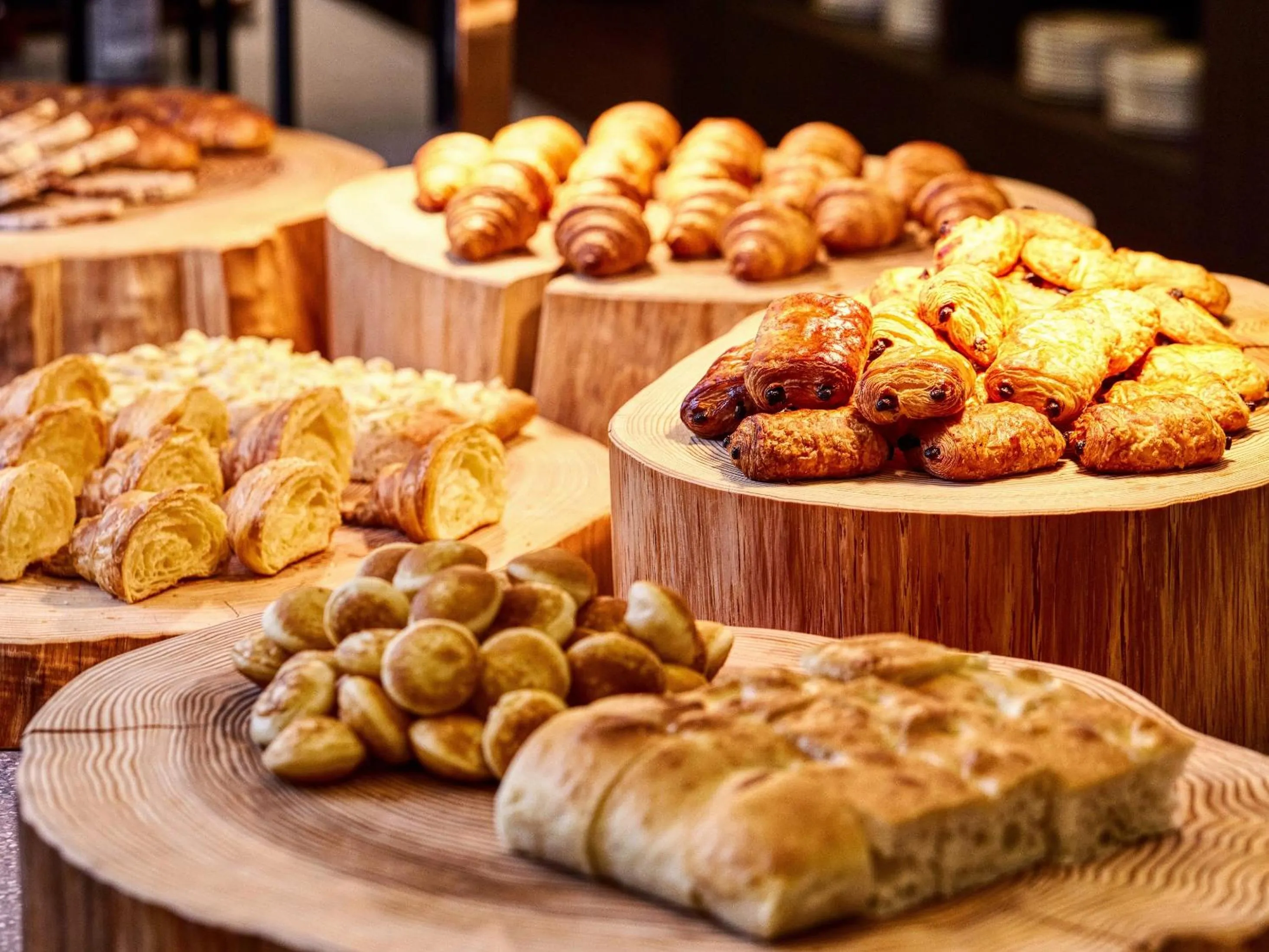 Restaurant/places to eat in Royal Pines Hotel Chiba