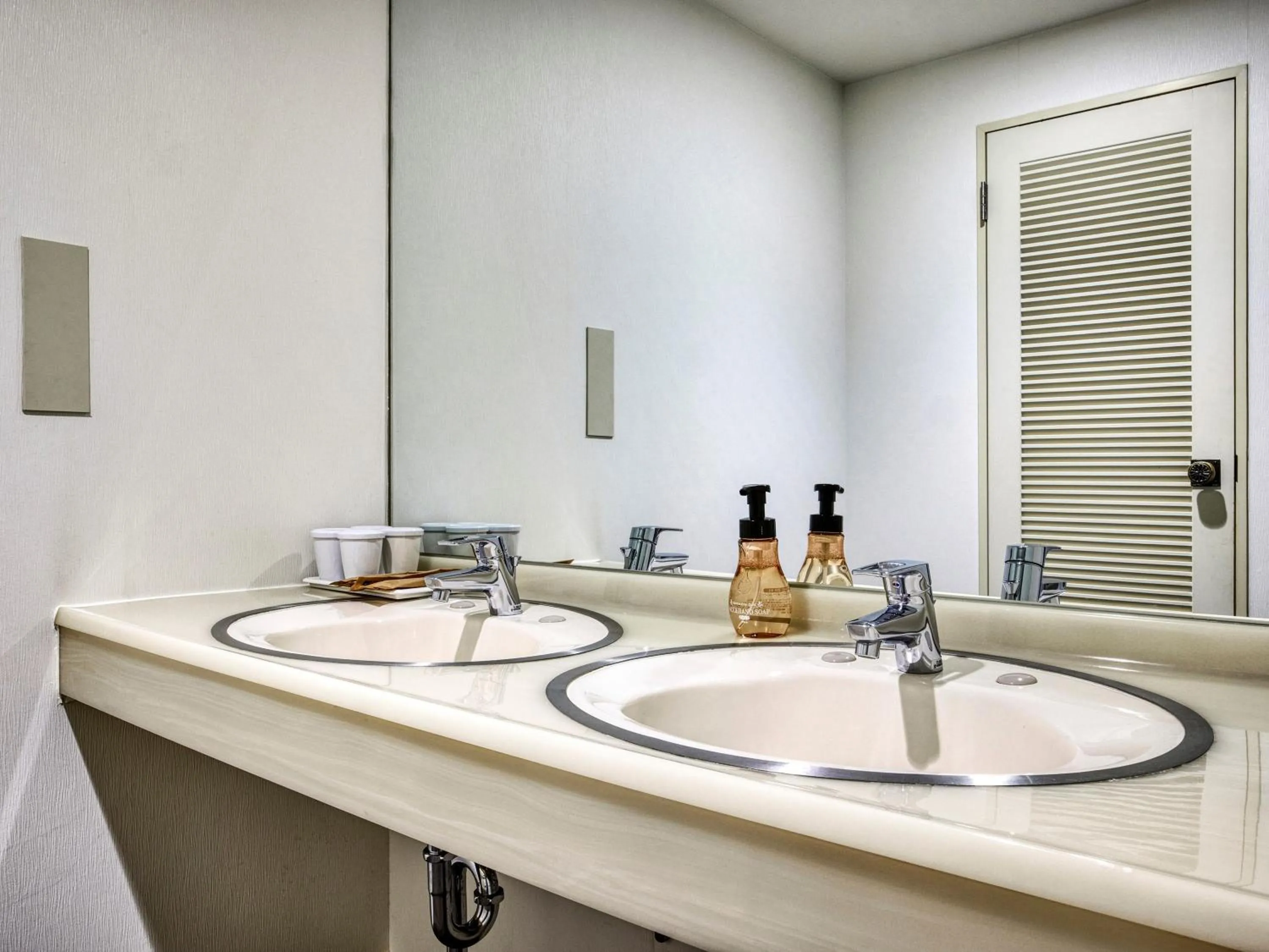 Photo of the whole room in Royal Pines Hotel Chiba