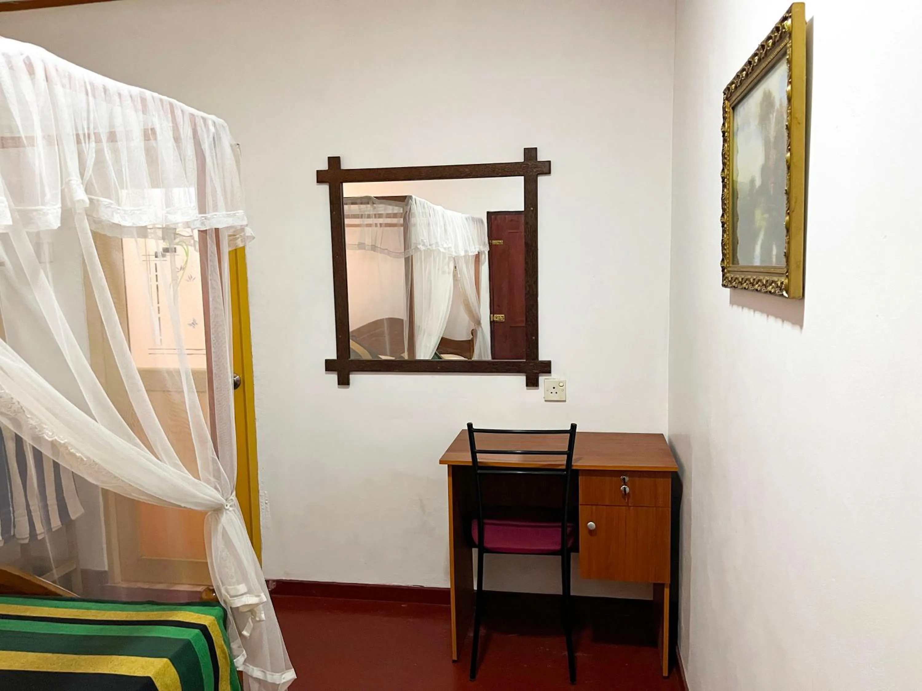 Photo of the whole room in Damith Tourist Inn