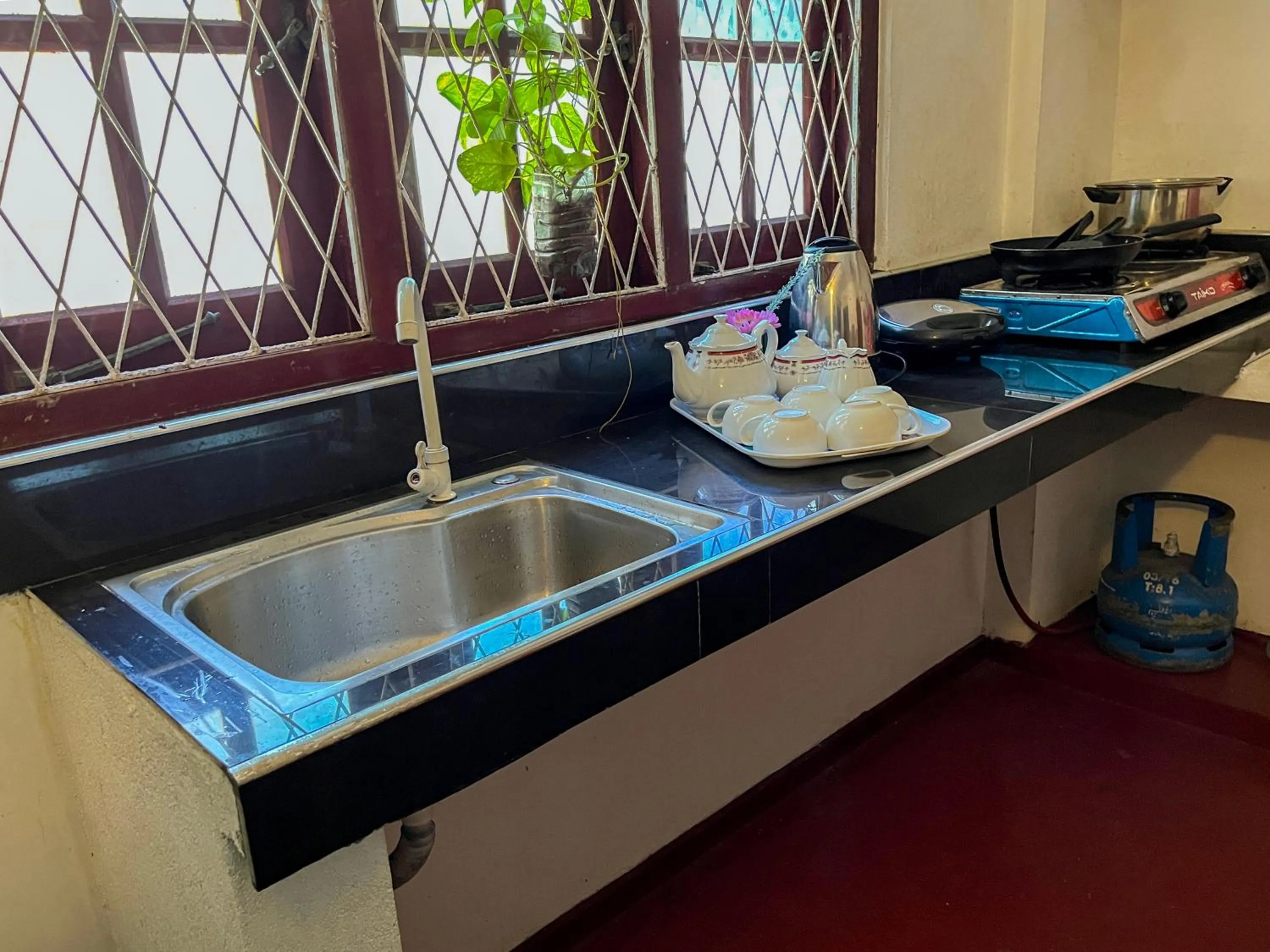 kitchen in Damith Tourist Inn