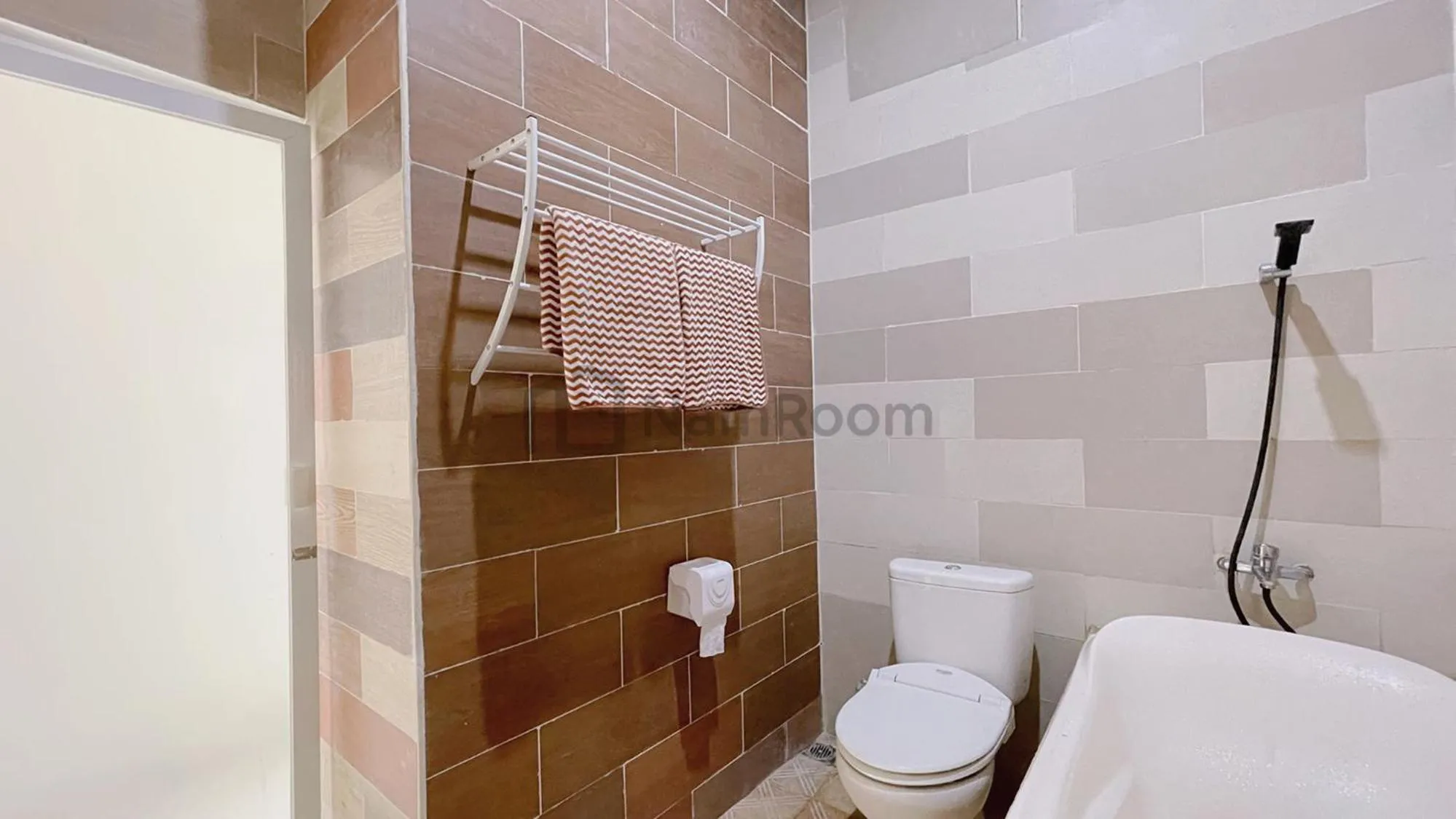 Bathroom in Koen Panorama by NamRoom