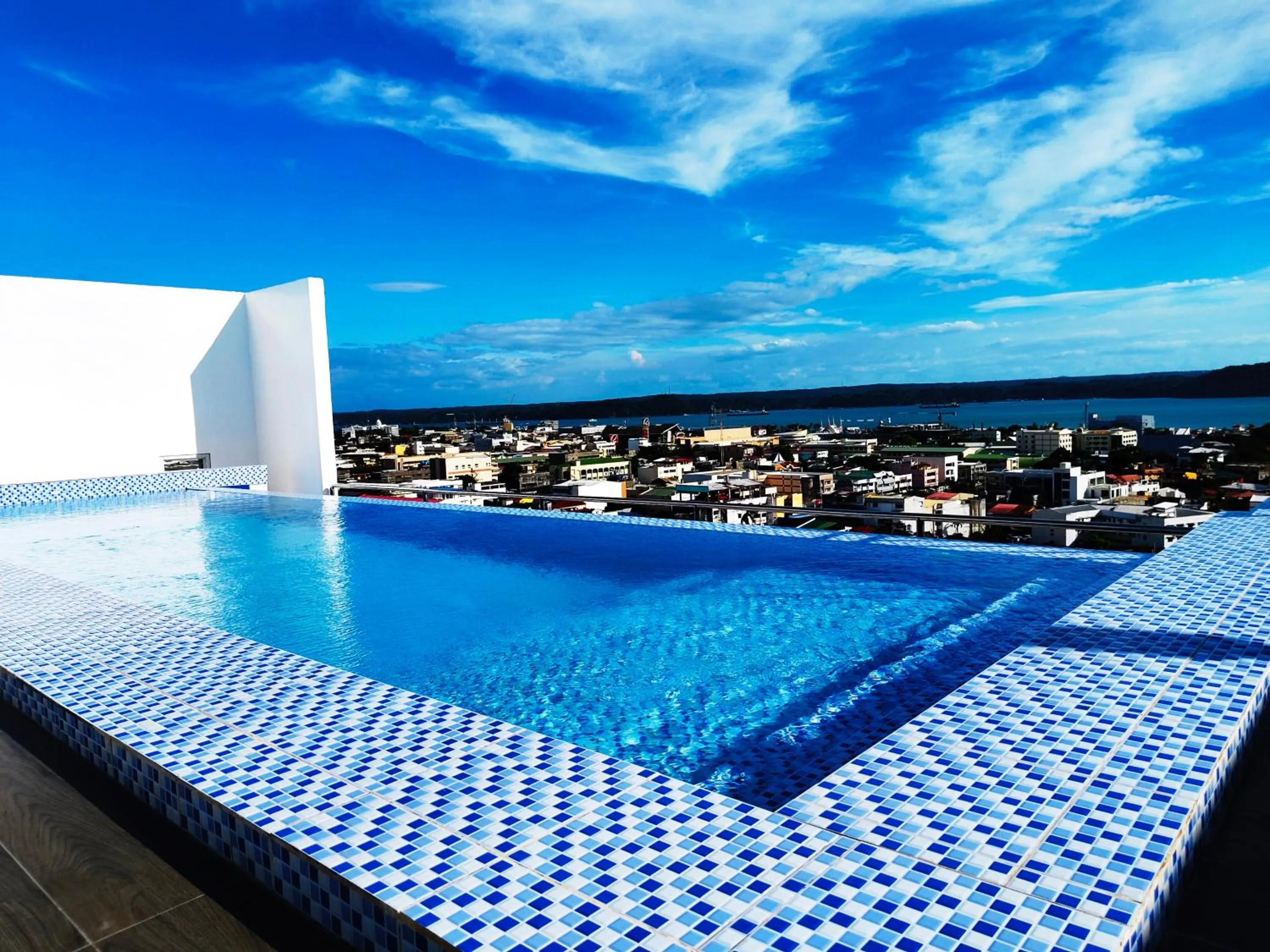 Day in JD Haven Bachelor's Pad at Bernwood Tower