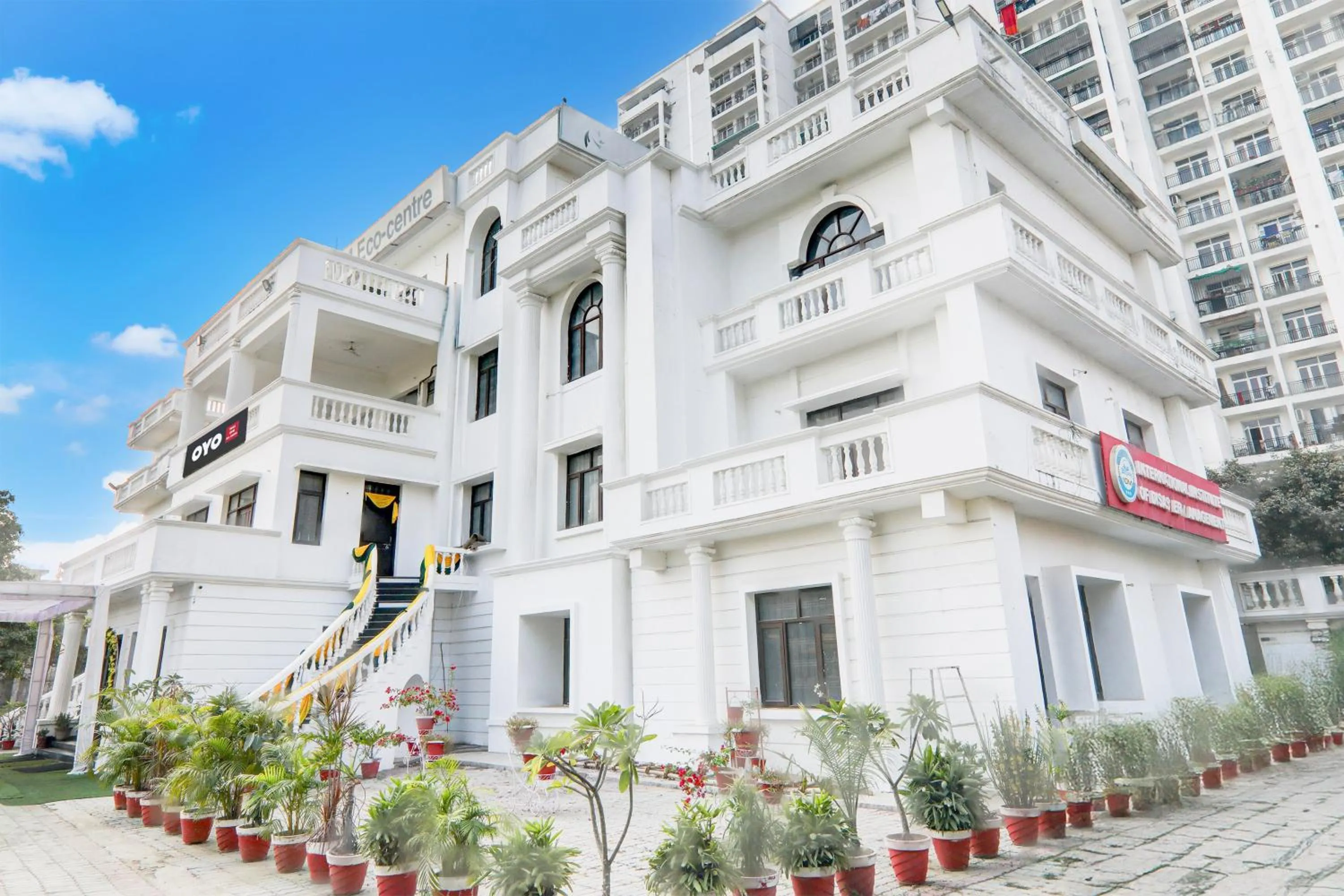 Facade/entrance in Hotel O IIDM ECO CENTRE