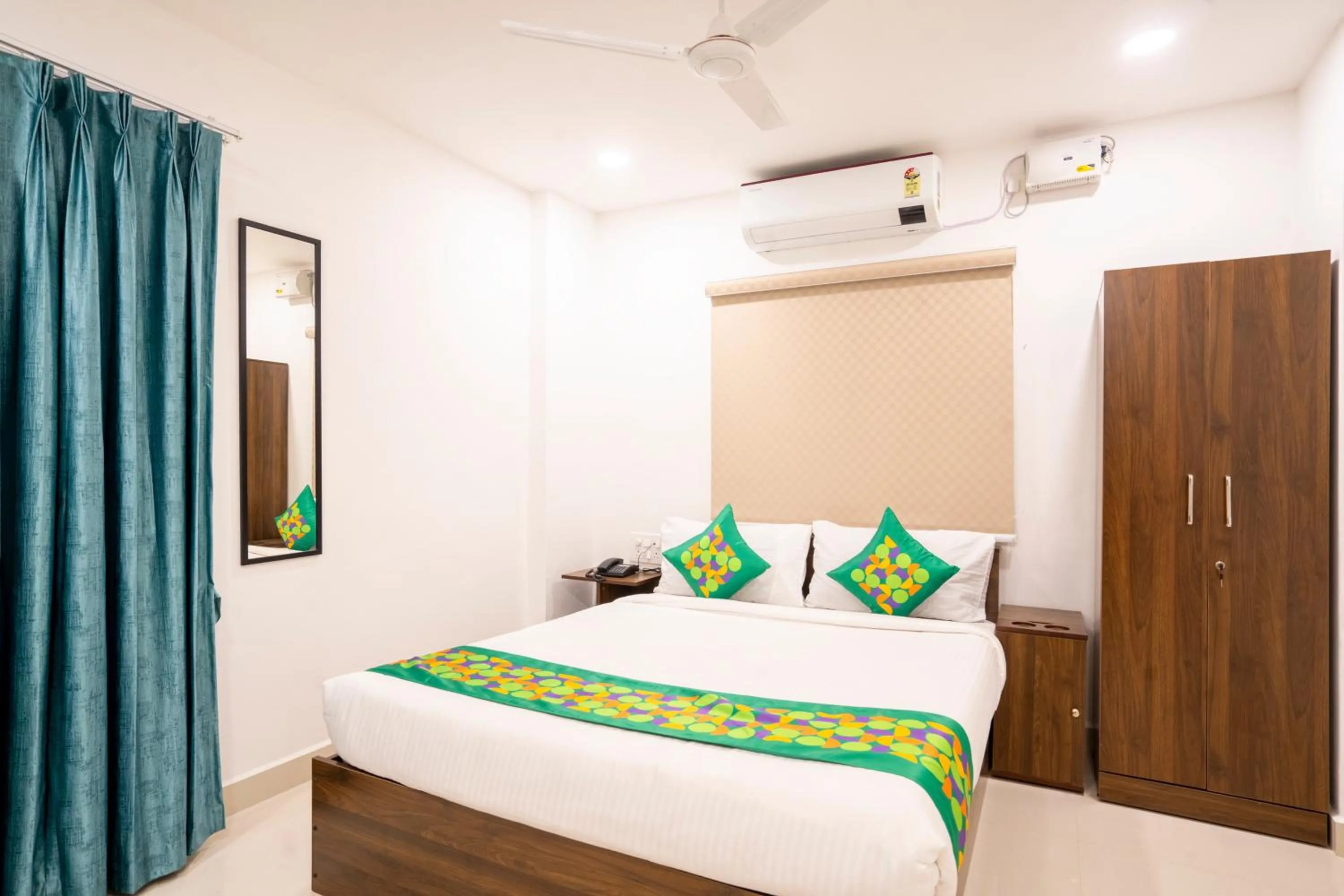 Bedroom, Bed in Treebo De Alphabet Gachibowli
