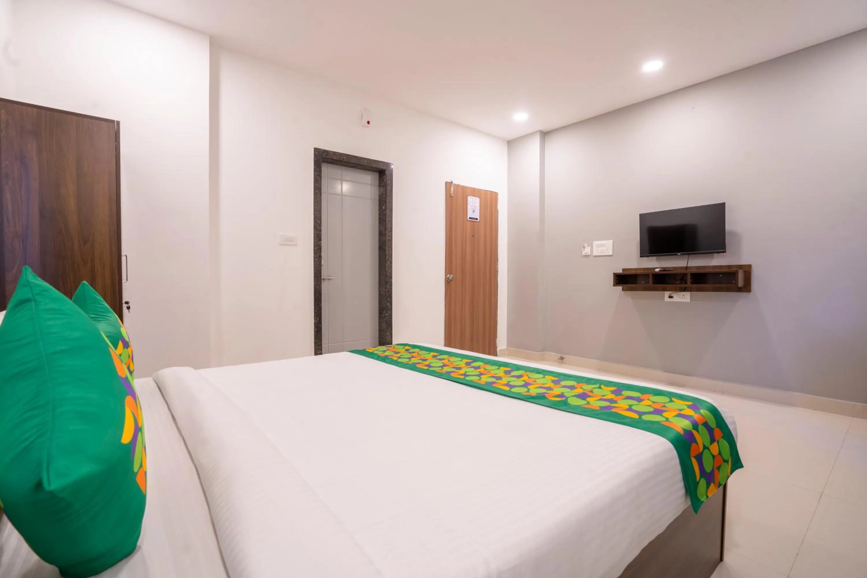 Bedroom, Bed in Treebo De Alphabet Gachibowli
