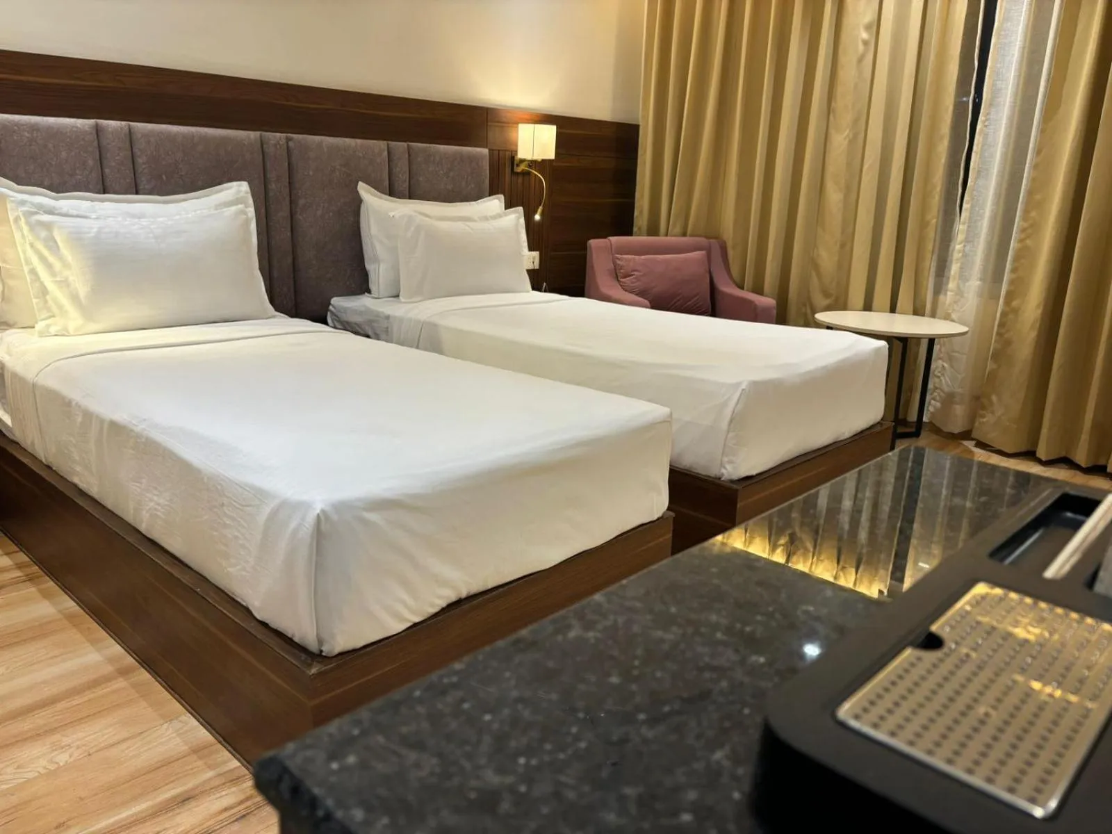 Photo of the whole room, Bed in Clarks Inn Suites Agra Near Tajmahal