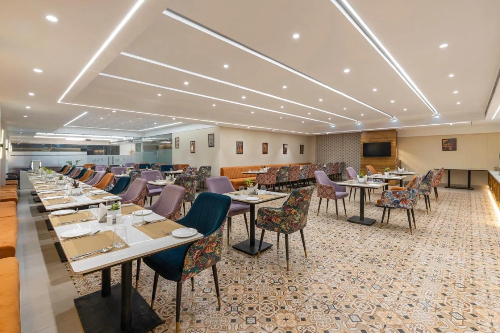 Clarks Inn Suites Agra Near Tajmahal