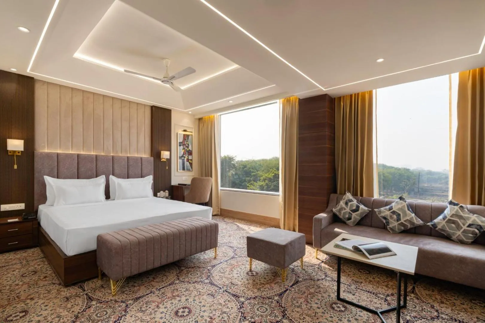 Bedroom, Bed in Clarks Inn Suites Agra Near Tajmahal