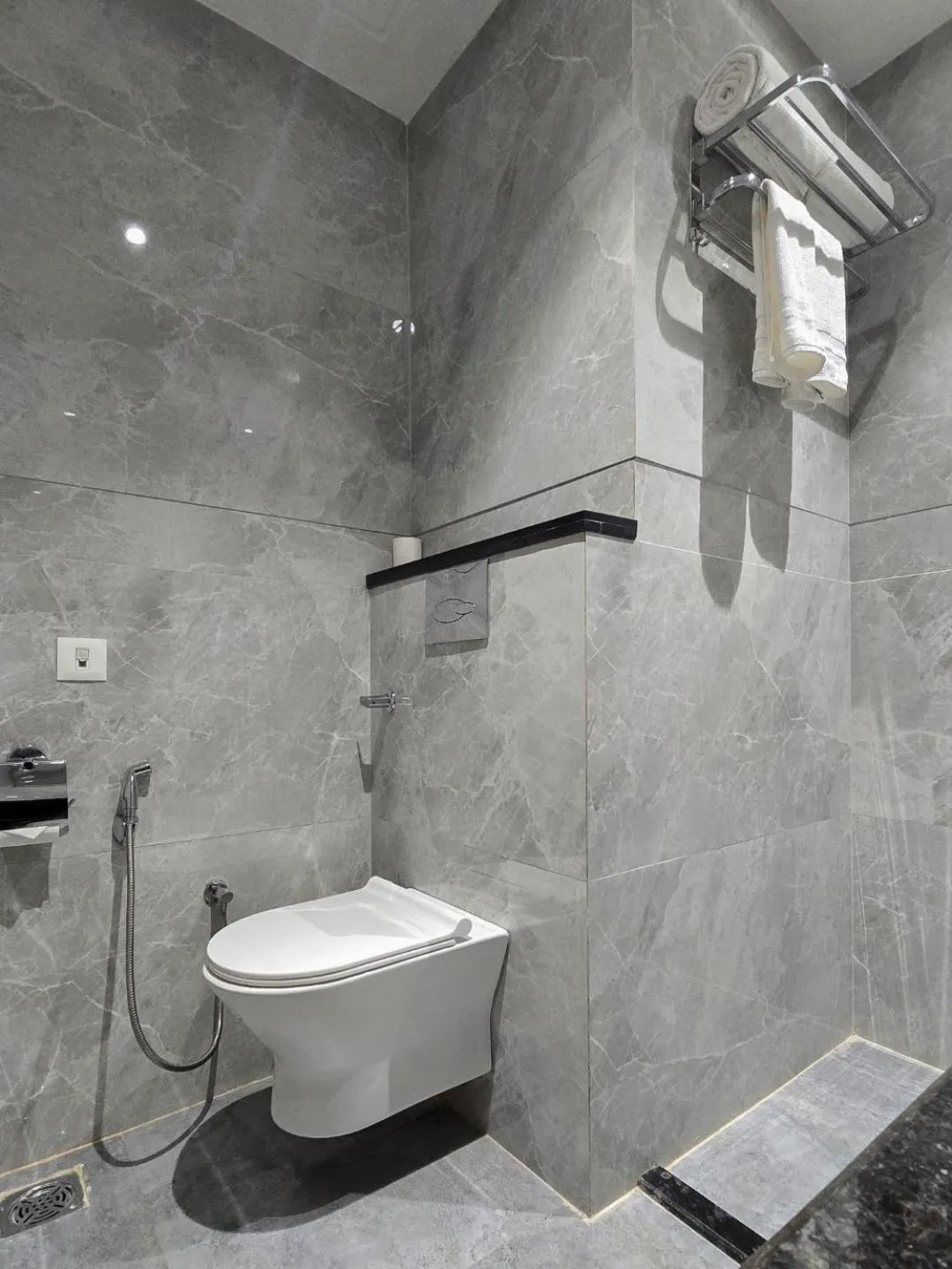 Bathroom in Clarks Inn Suites Agra Near Tajmahal