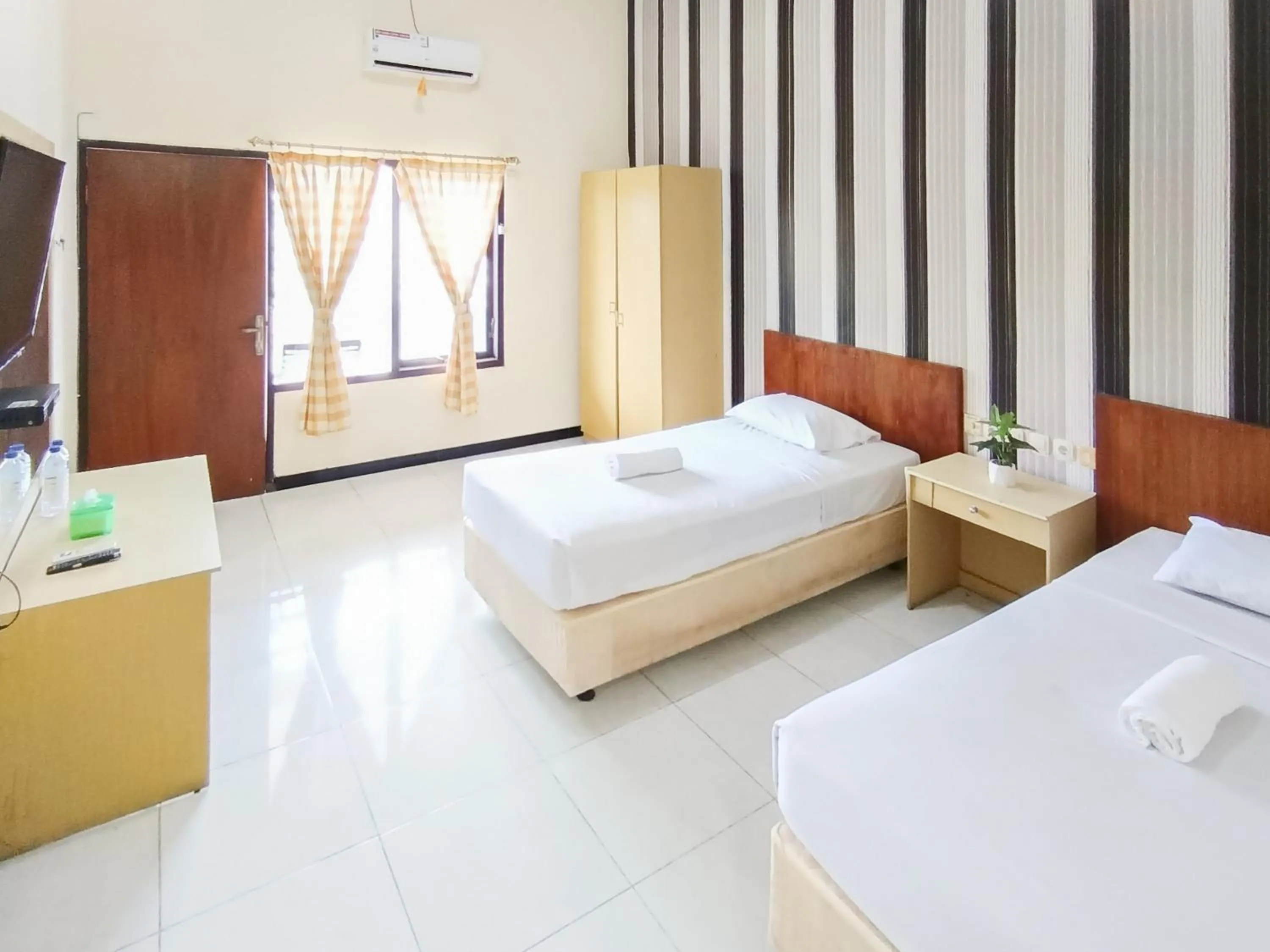 Bedroom, Bed in Gita Puri RedPartner Blitar