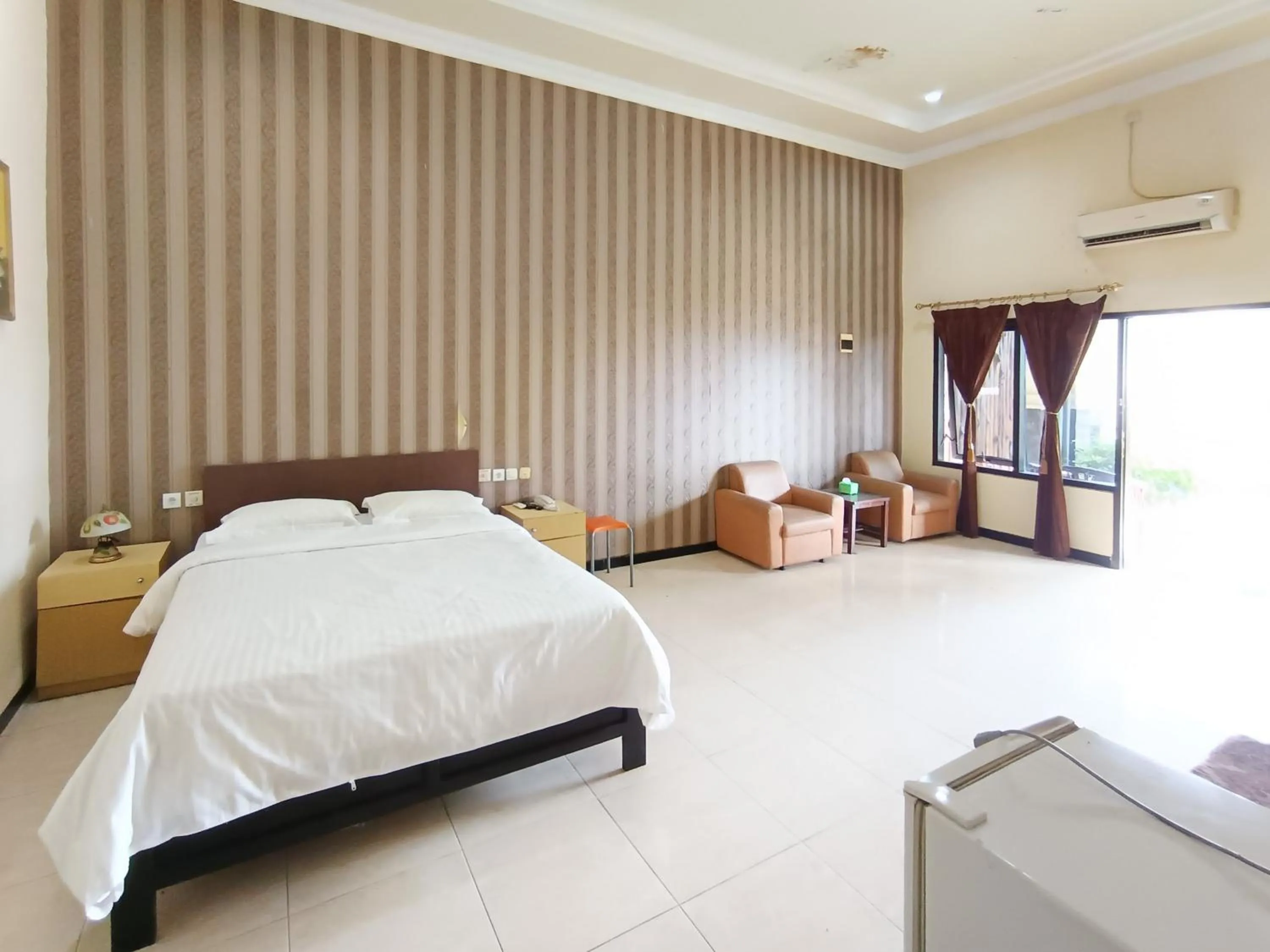Bedroom, Bed in Gita Puri RedPartner Blitar