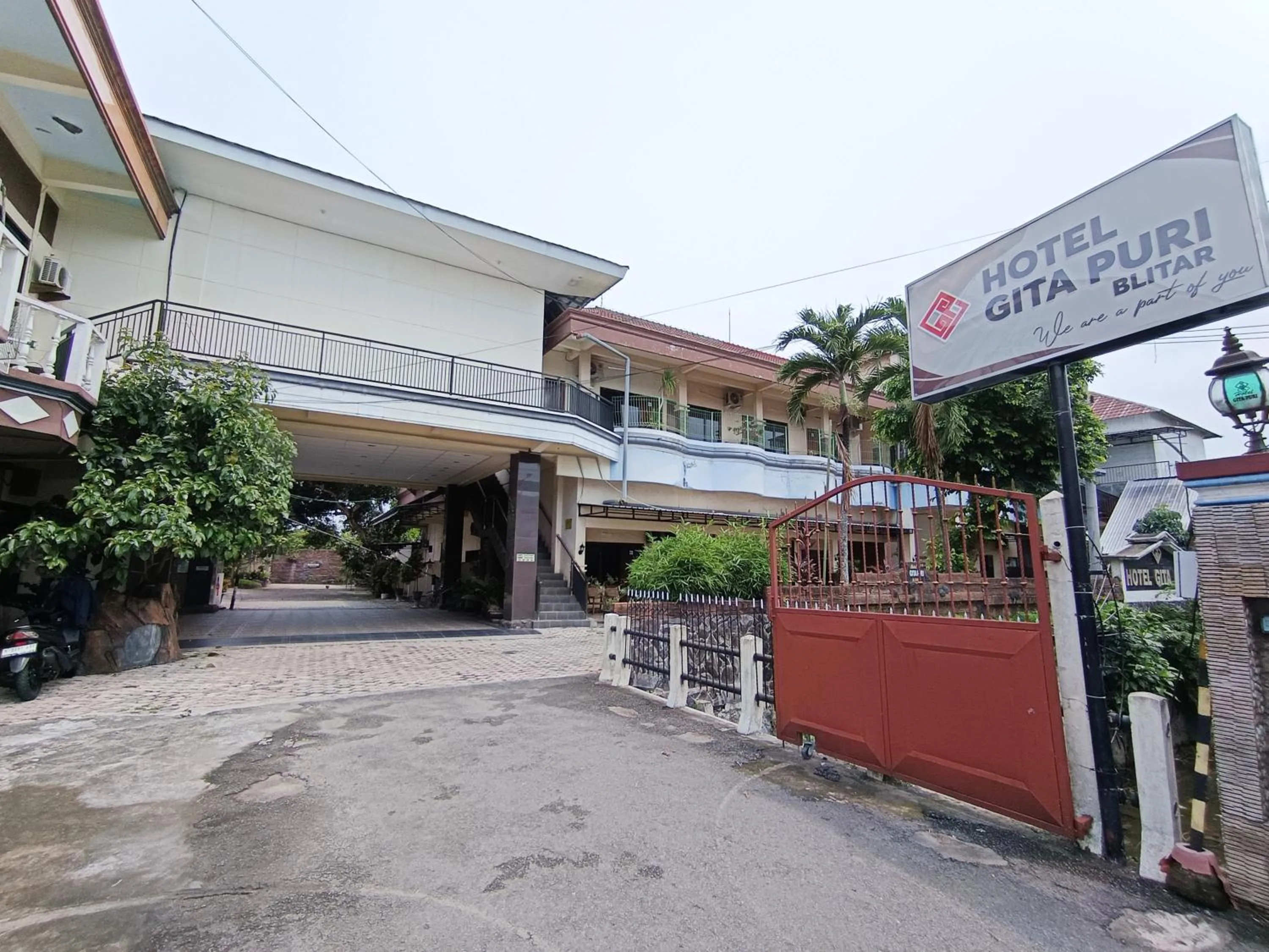 Facade/entrance in Gita Puri RedPartner Blitar
