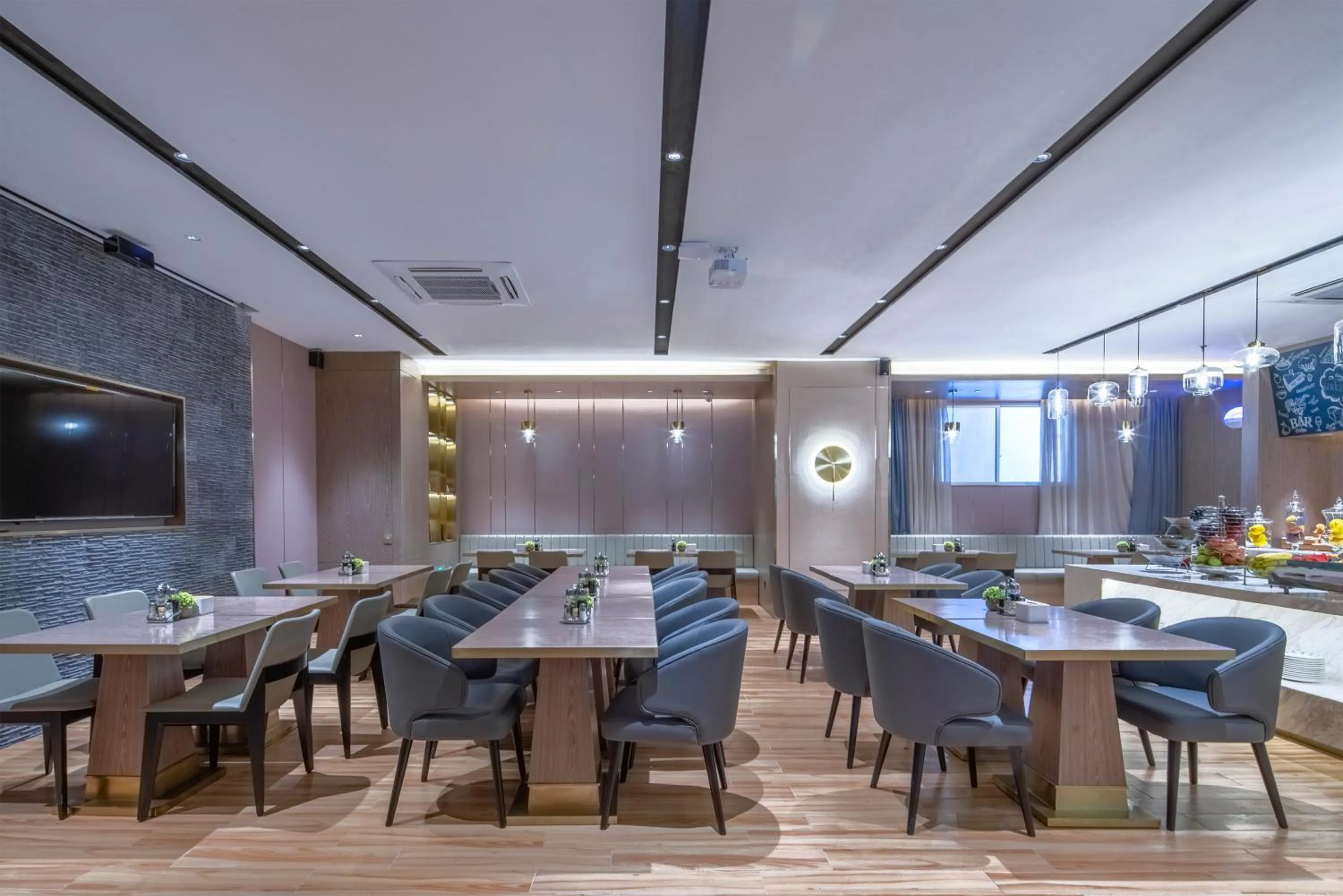 Restaurant/places to eat in Lijiang Old Town Echarm Plus Hotel