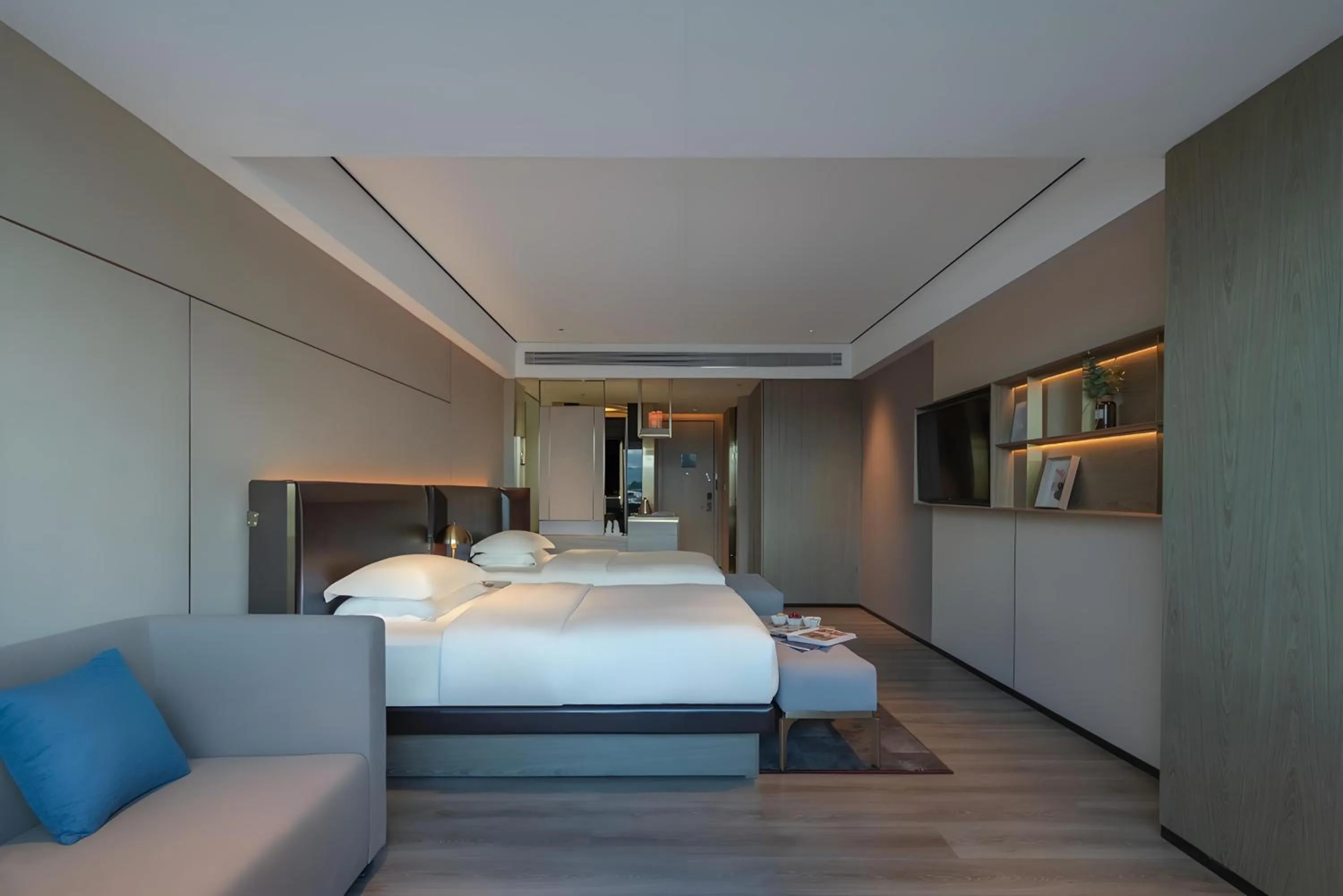 Photo of the whole room, Bed in Lijiang Old Town Echarm Plus Hotel