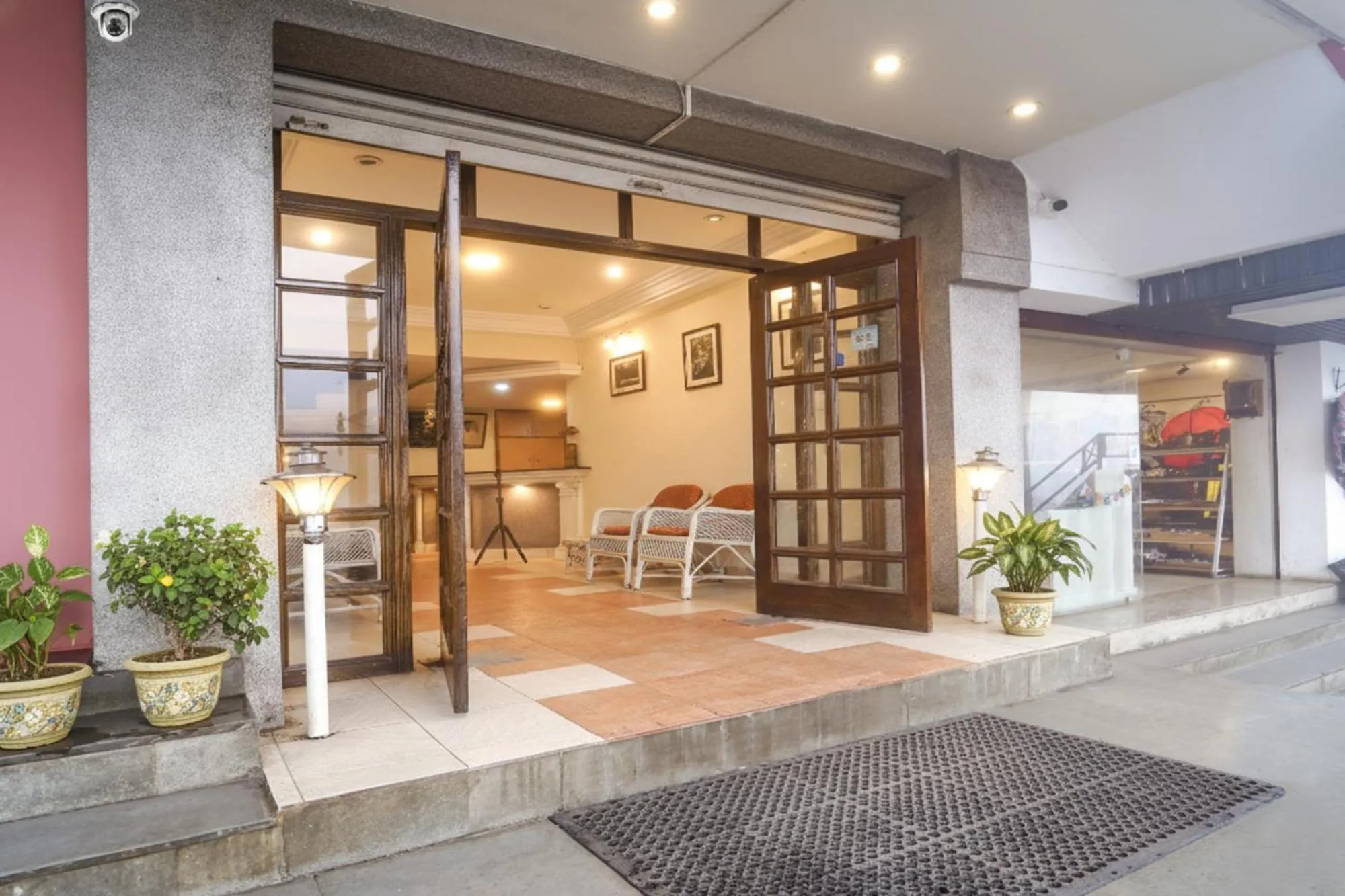 Facade/entrance in FabHotel JS Heritage