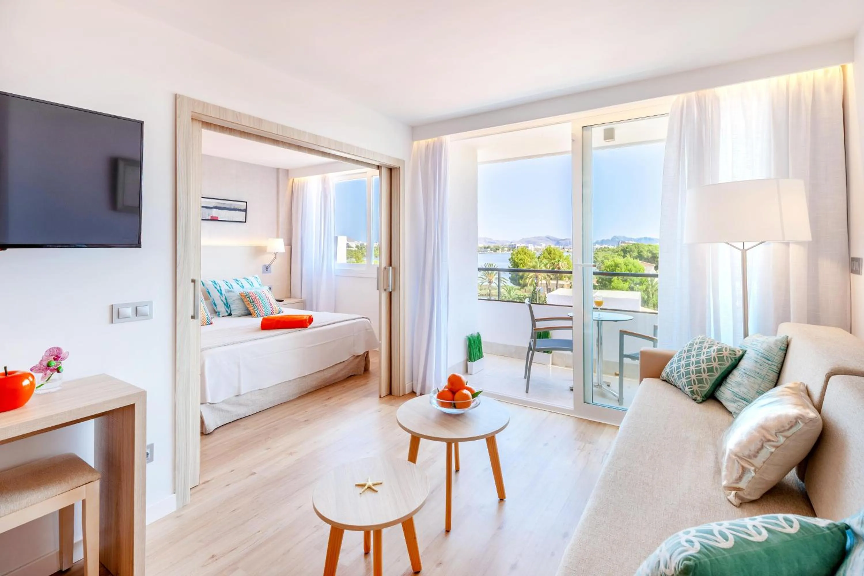 Photo of the whole room, Bed in VIVA Eden Lago