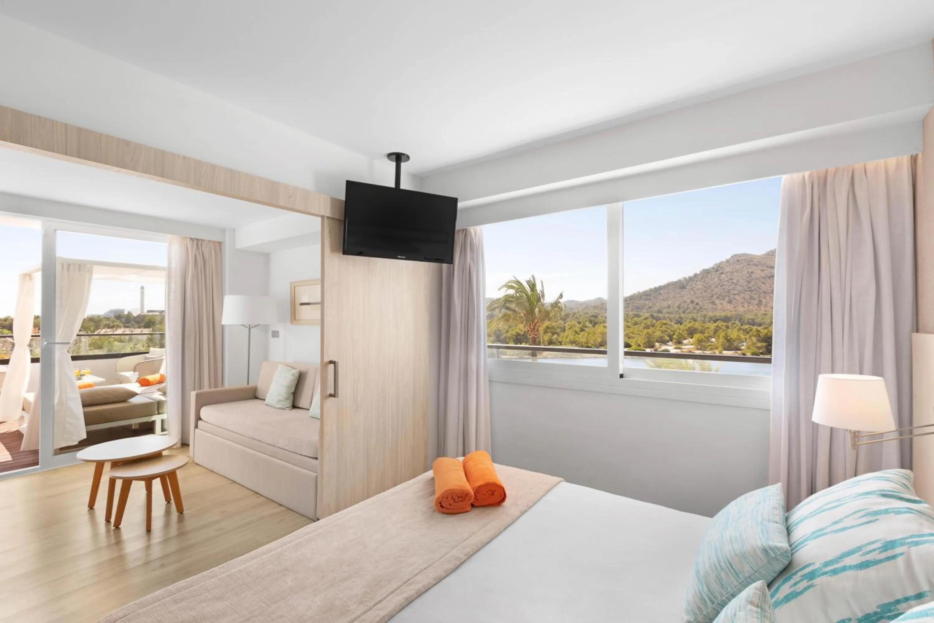 Photo of the whole room, Bed in VIVA Eden Lago