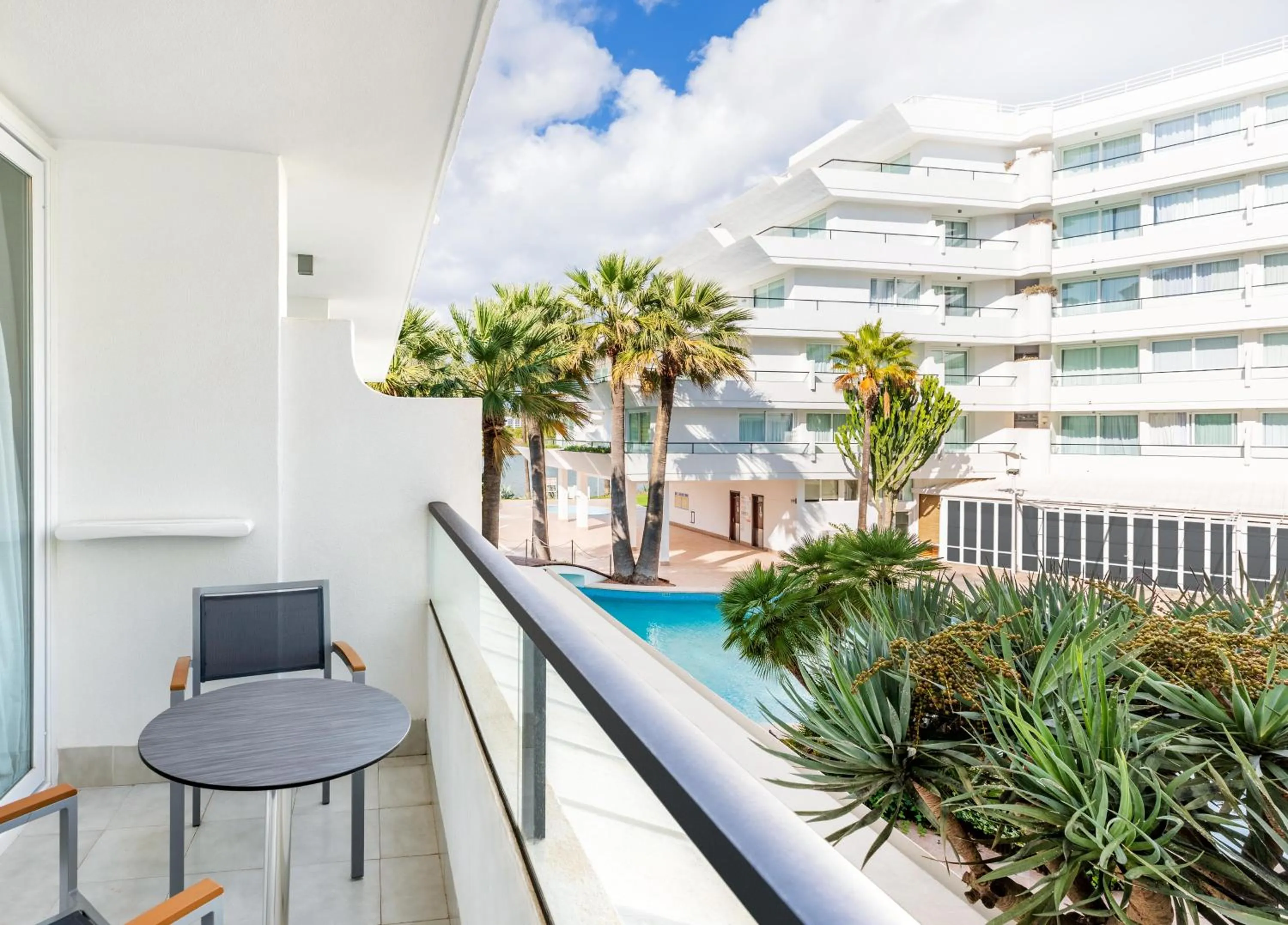 Photo of the whole room in VIVA Eden Lago