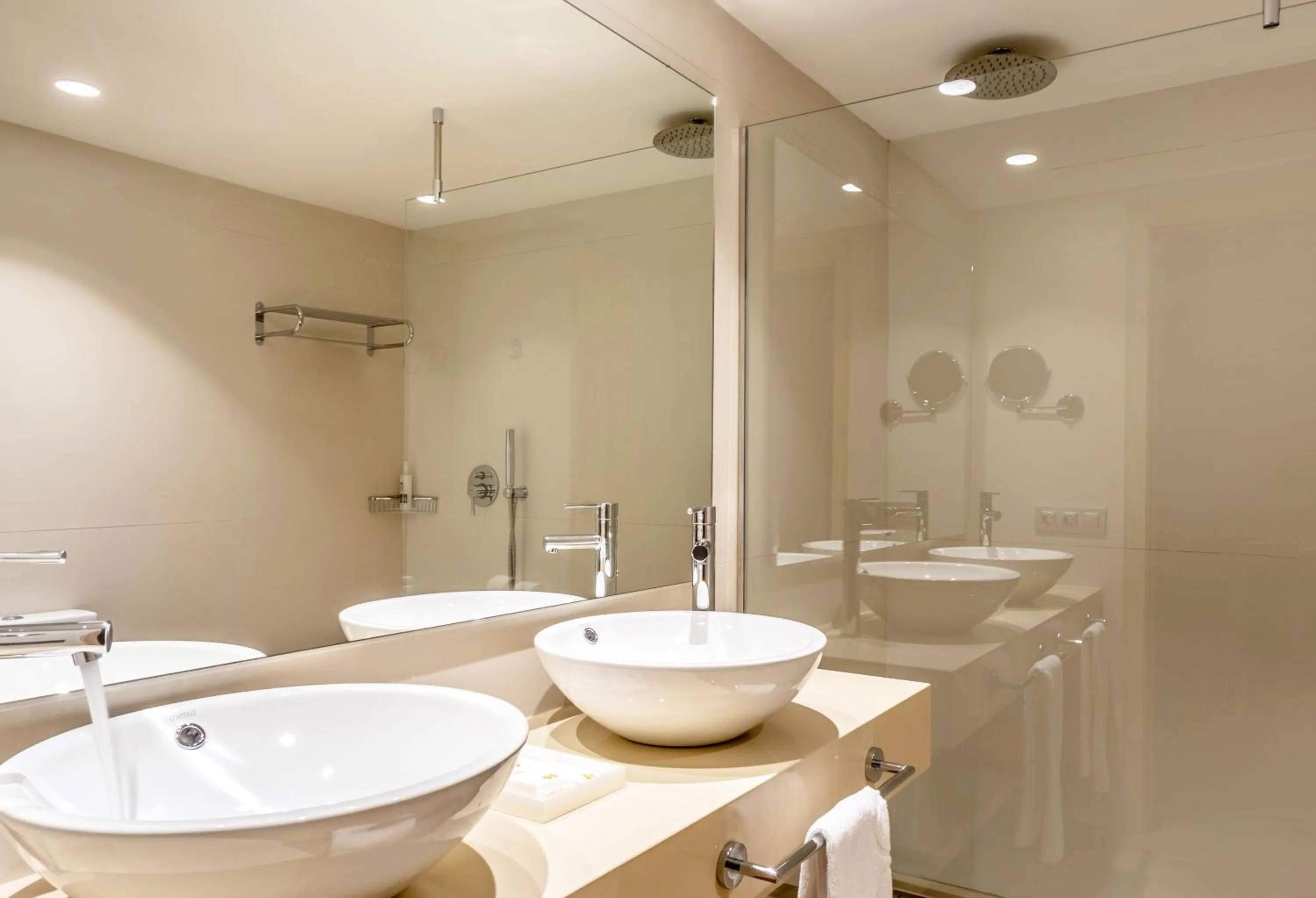 Bathroom in VIVA Eden Lago