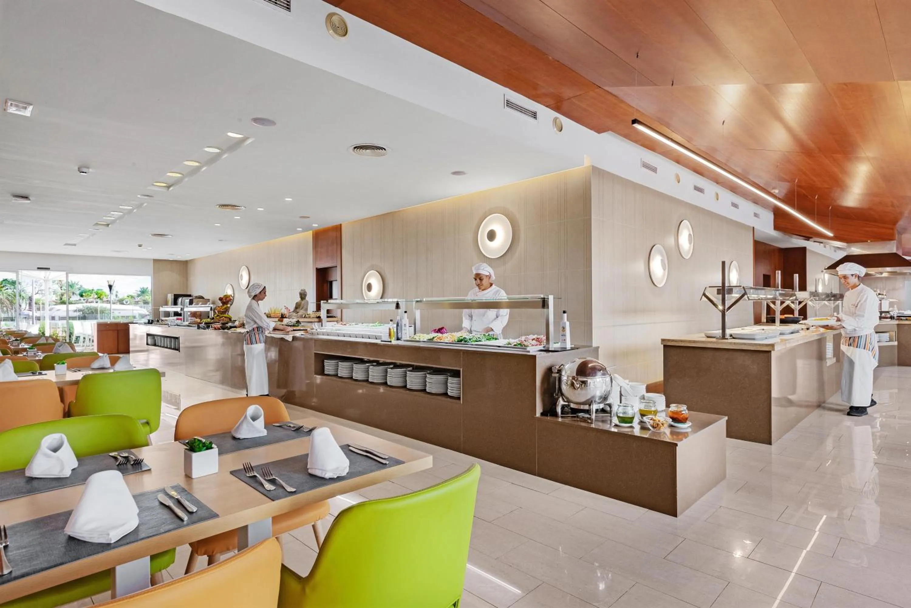 Restaurant/places to eat in VIVA Eden Lago