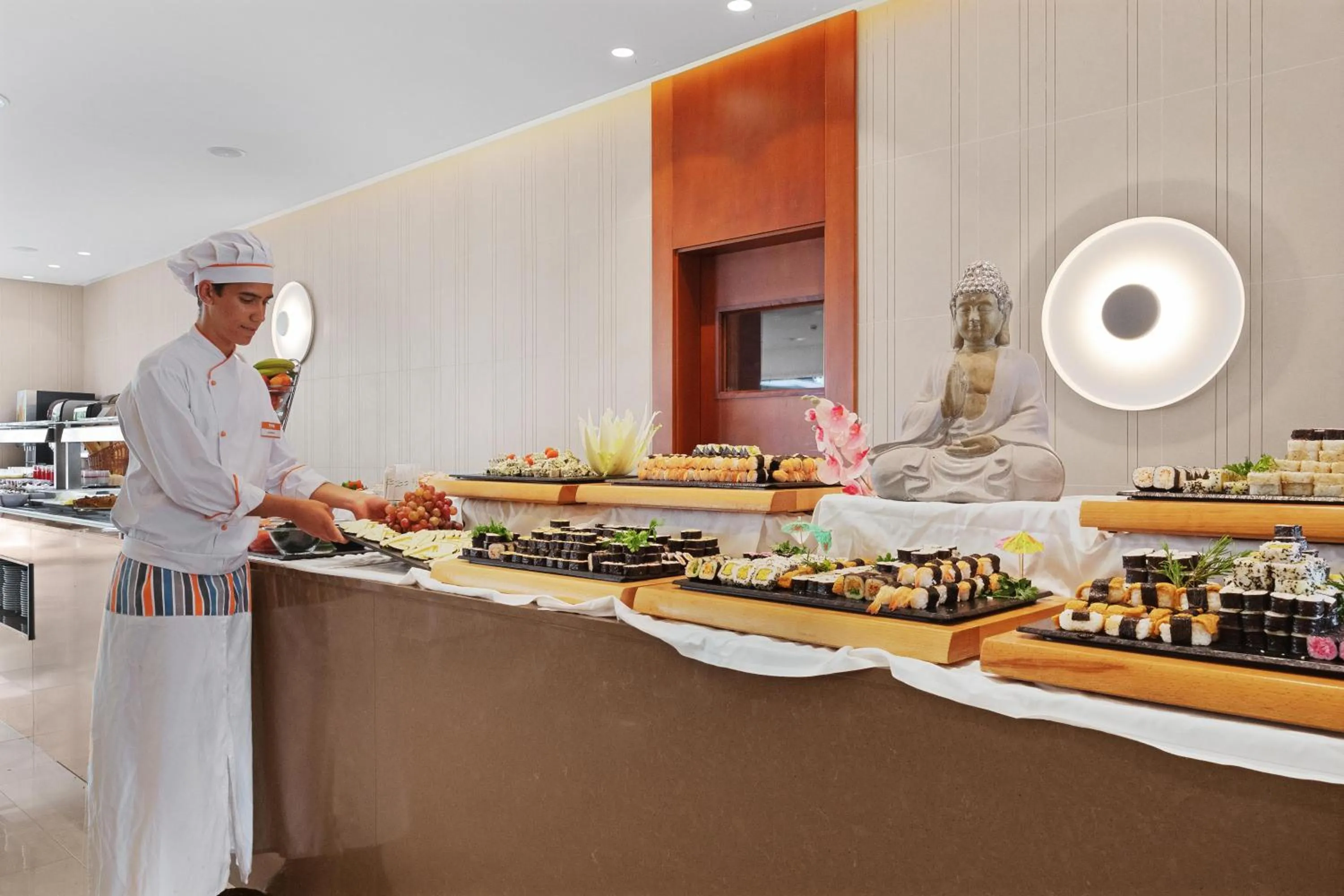 Restaurant/places to eat in VIVA Eden Lago