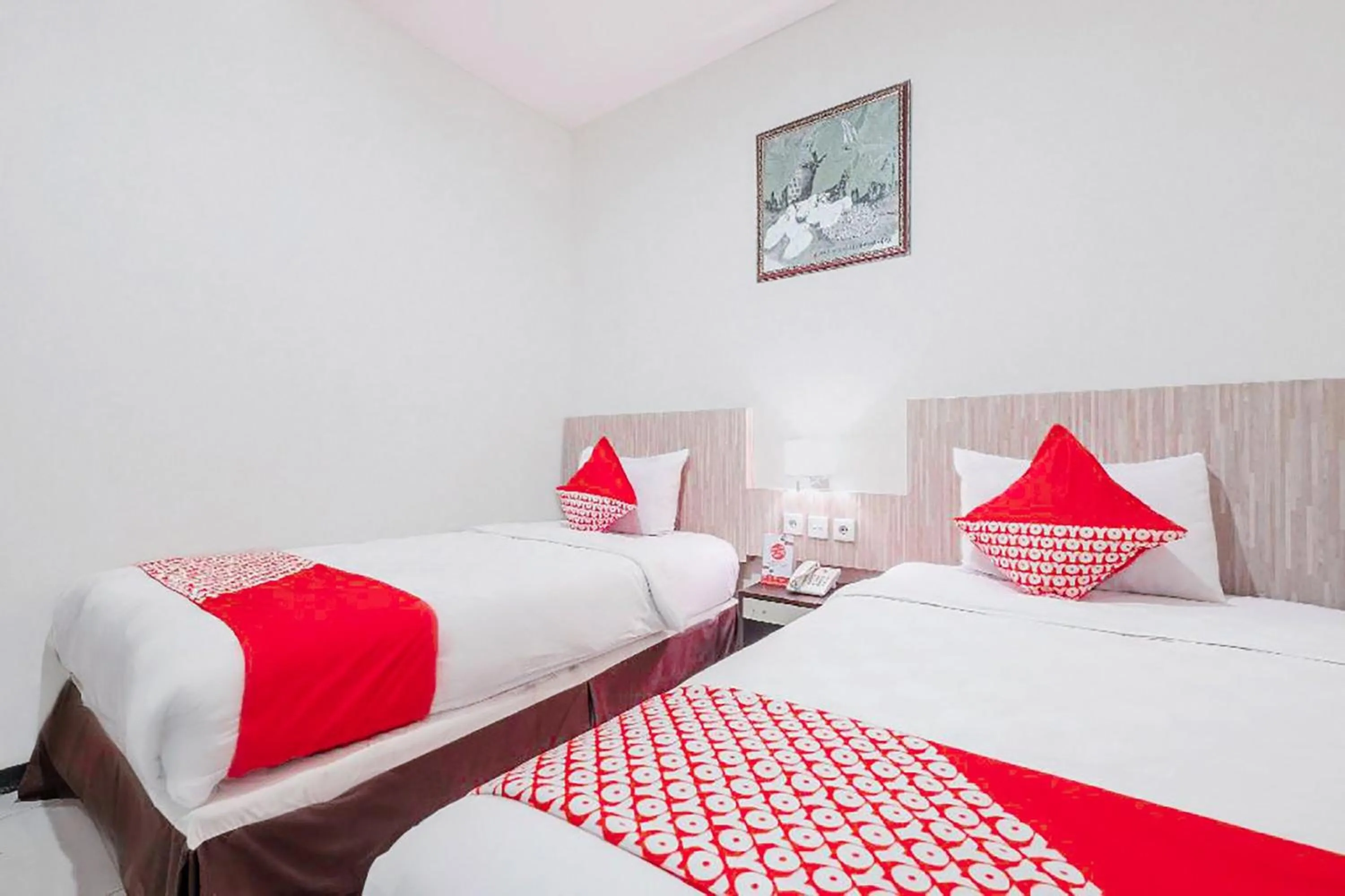 Bedroom, Bed in Hotel O Marina Andalas