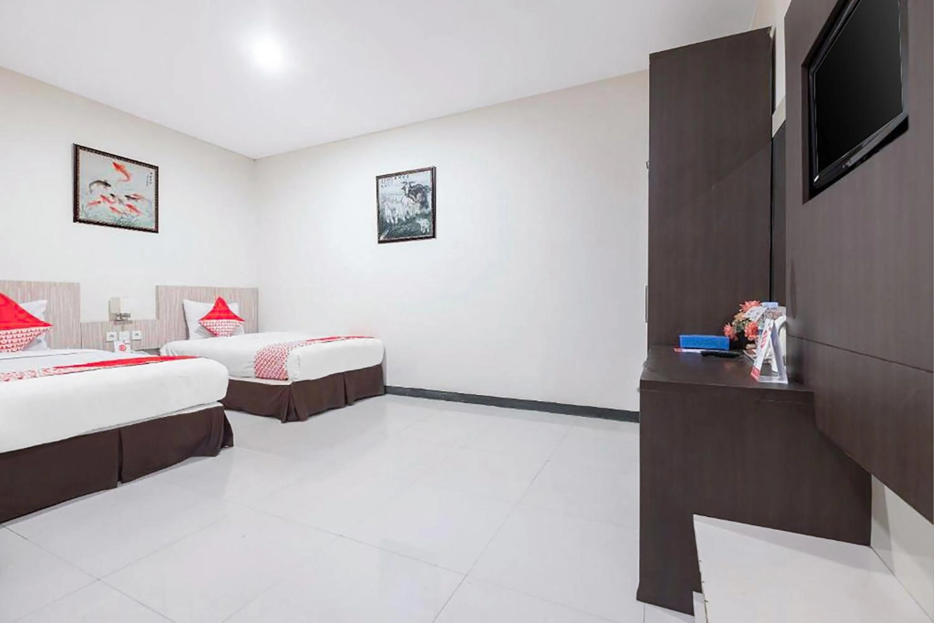 Bedroom, Bed in Hotel O Marina Andalas