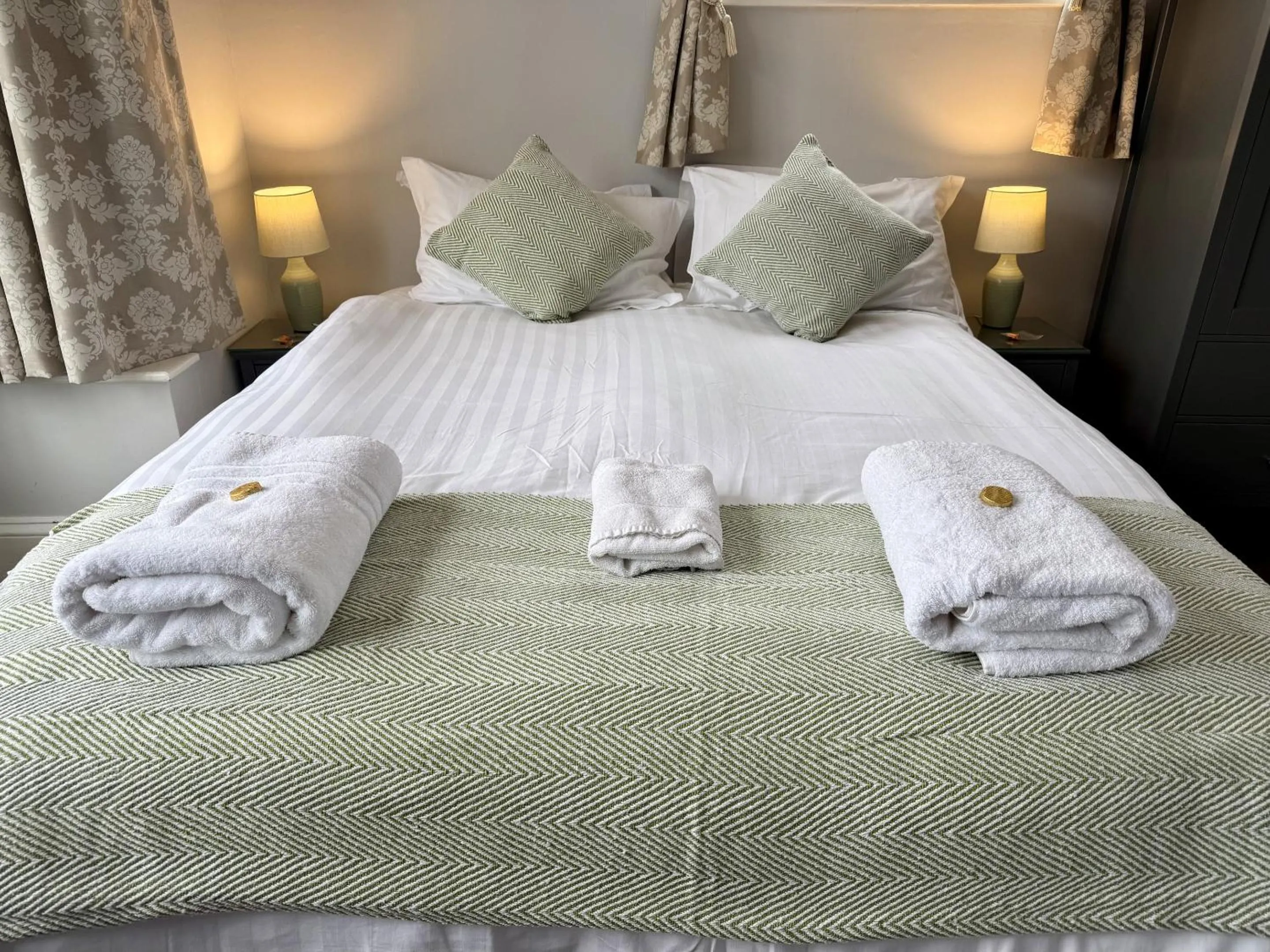 Bedroom, Bed in The Crescent Guest House